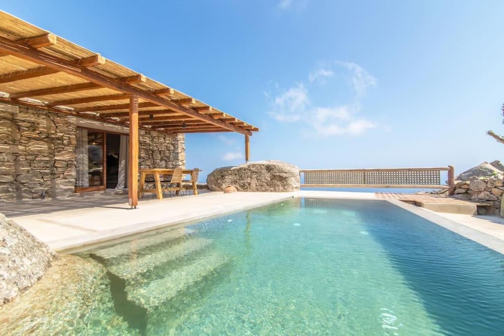 Lunar House l