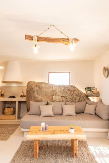 Lunar House l