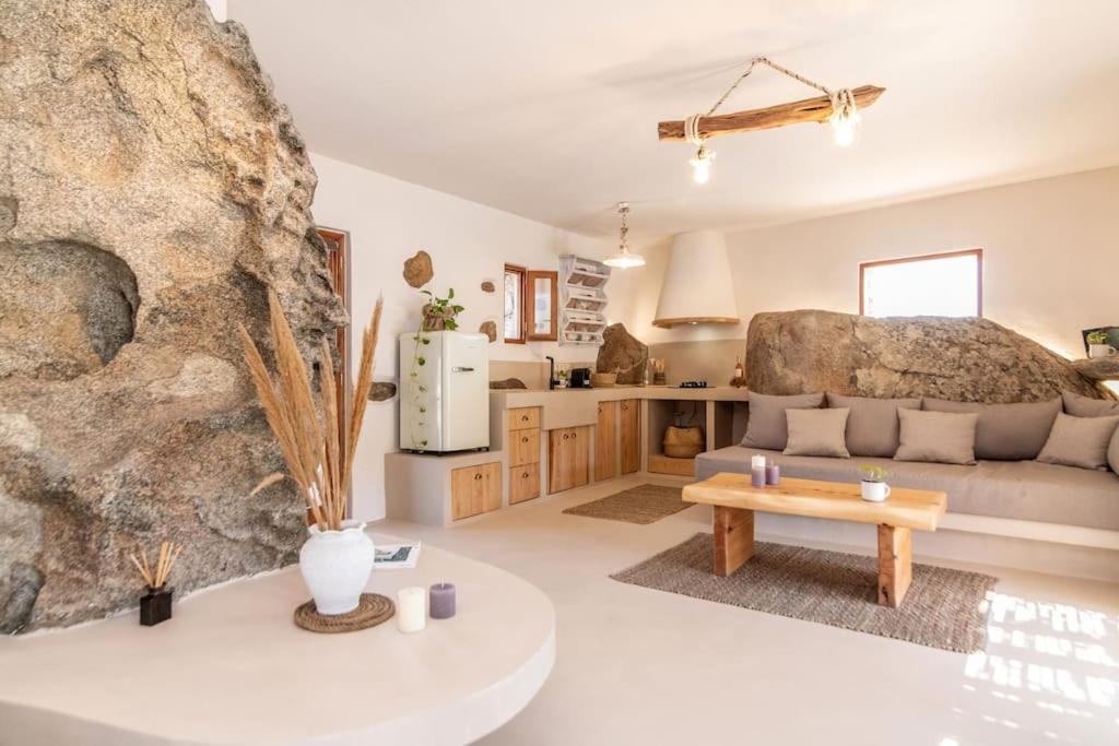 Lunar House l