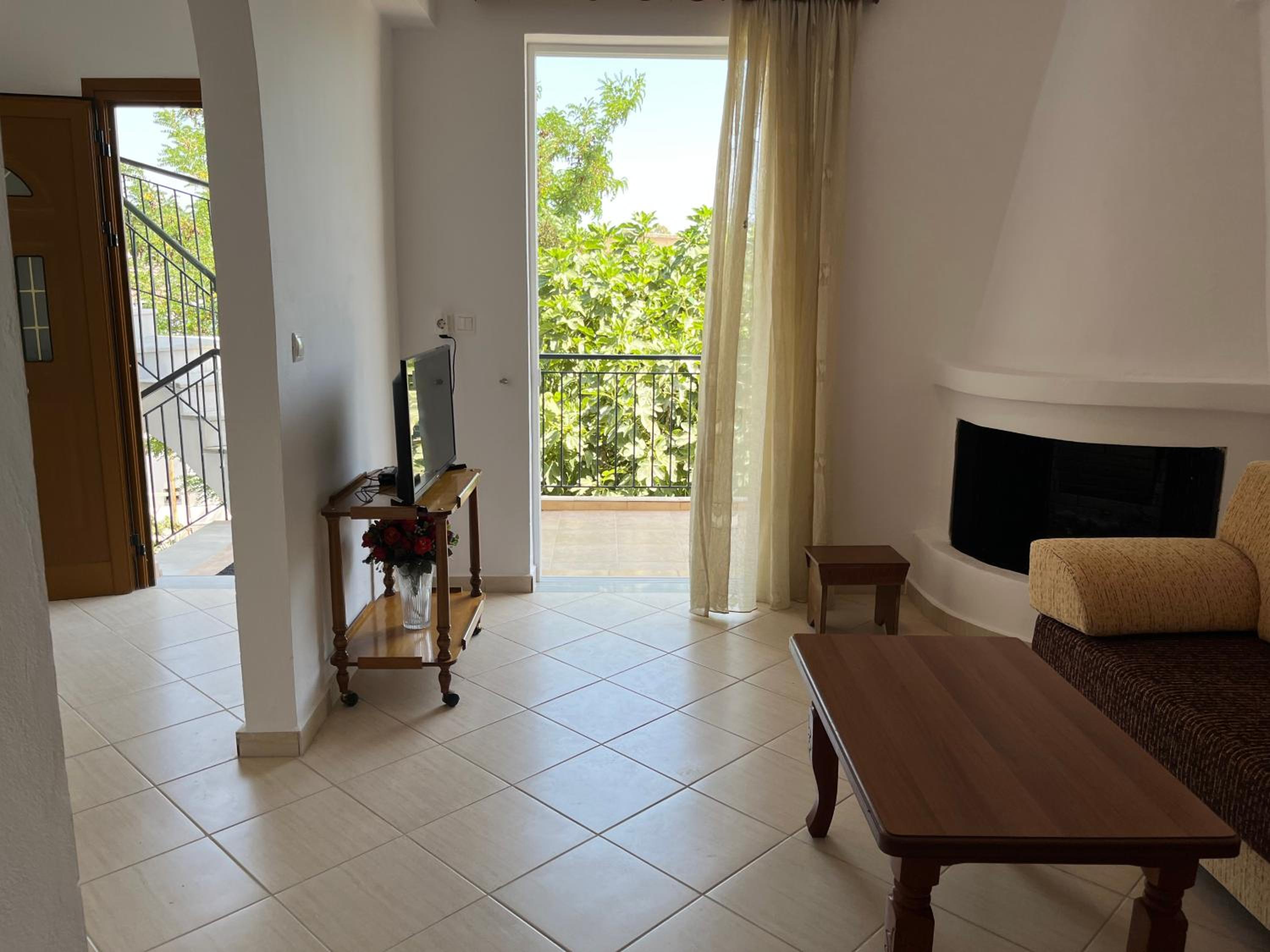 Tsaousi Apartments