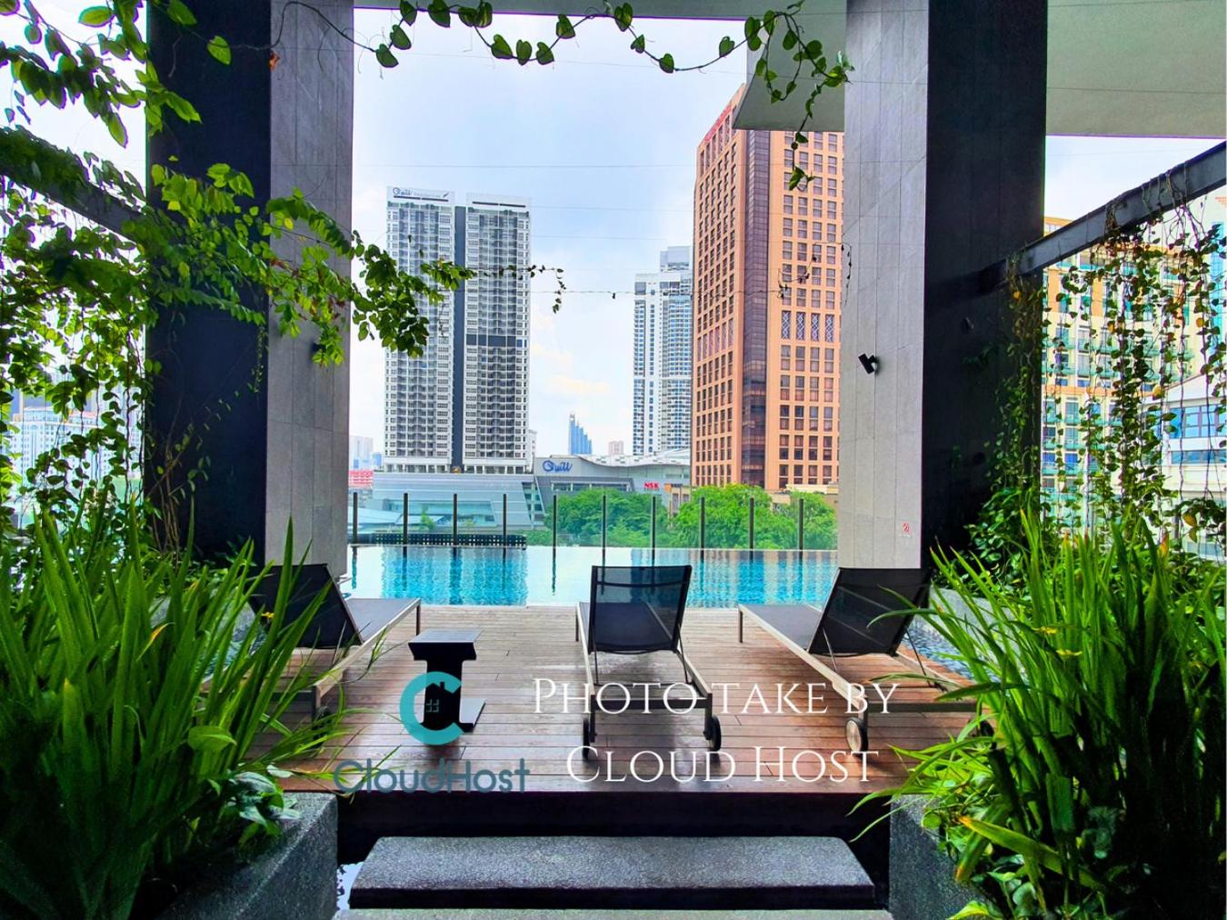 Anggun Homestay King Bed Studio KL City Bukit Bintang by Cloud Host