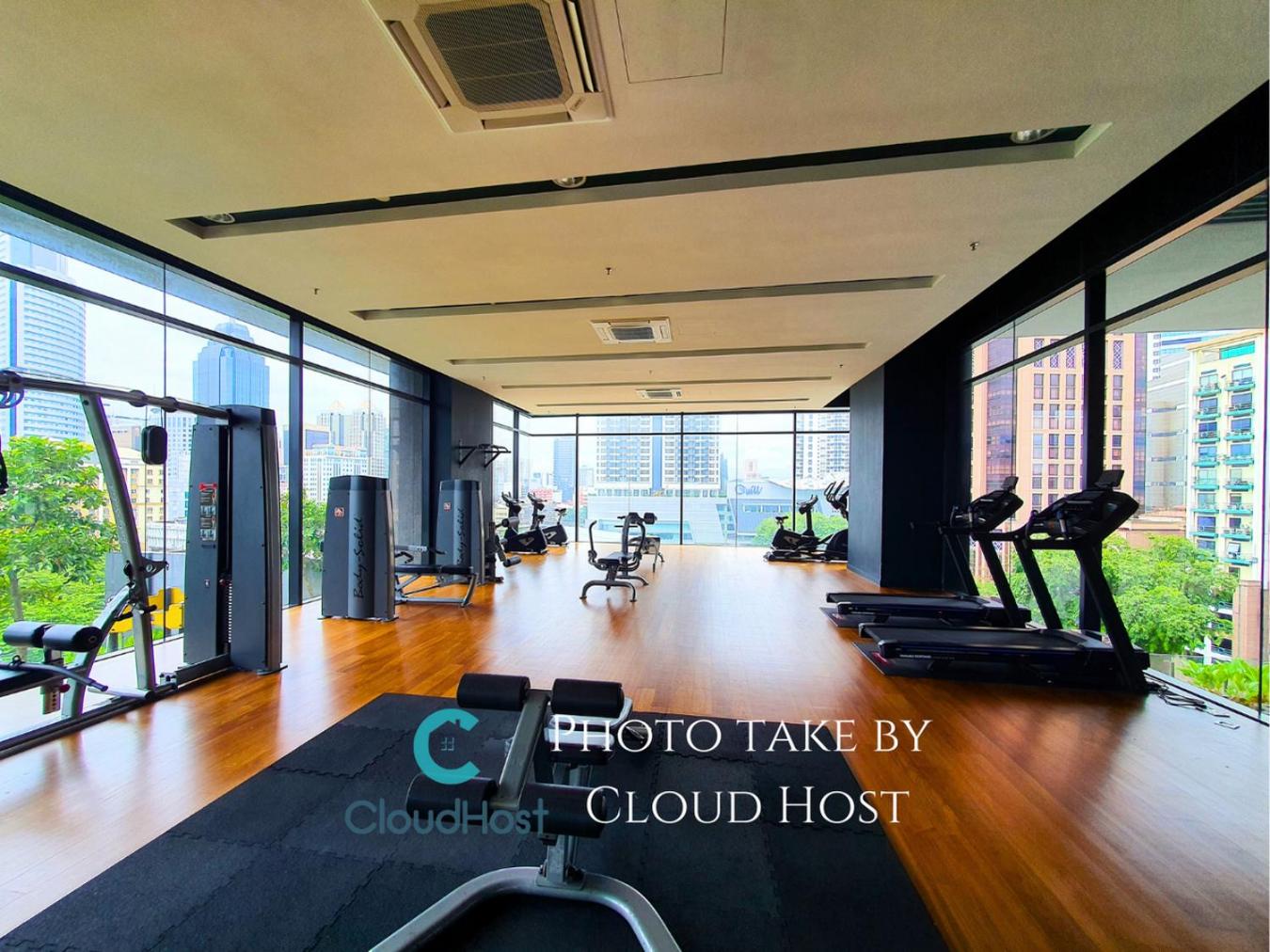 Anggun Homestay King Bed Studio KL City Bukit Bintang by Cloud Host