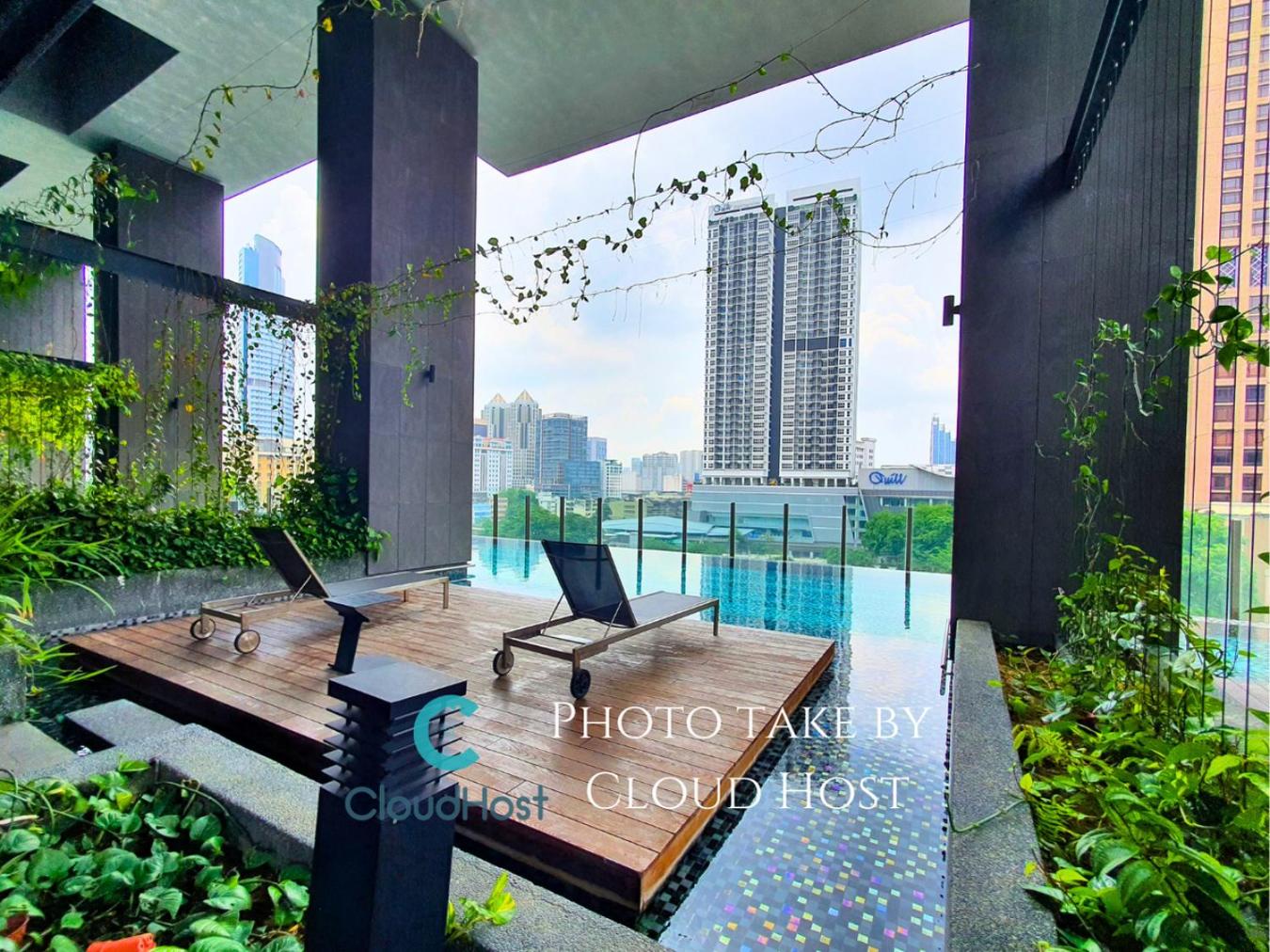 Anggun Homestay King Bed Studio KL City Bukit Bintang by Cloud Host