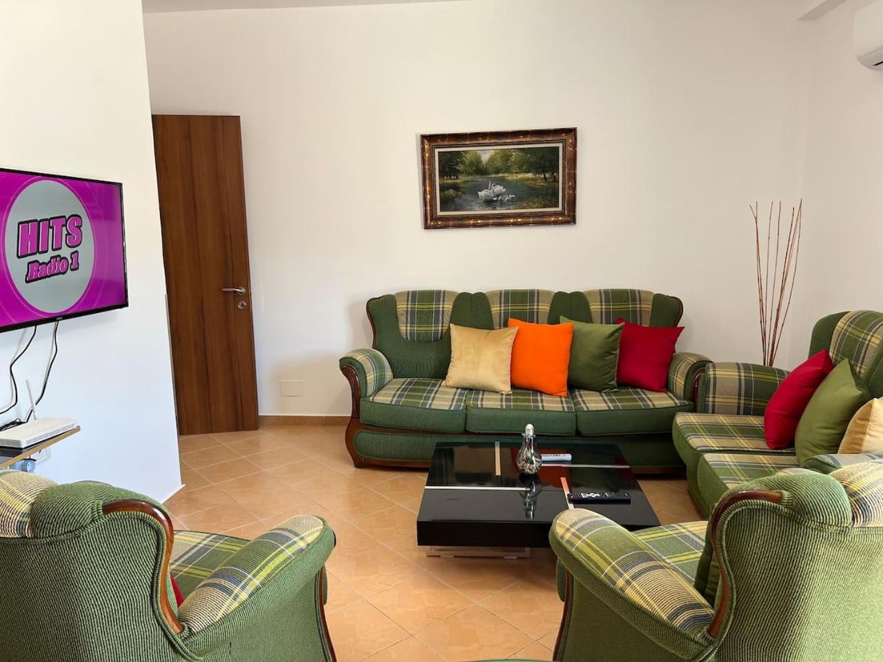 Leo Apartment photo 5