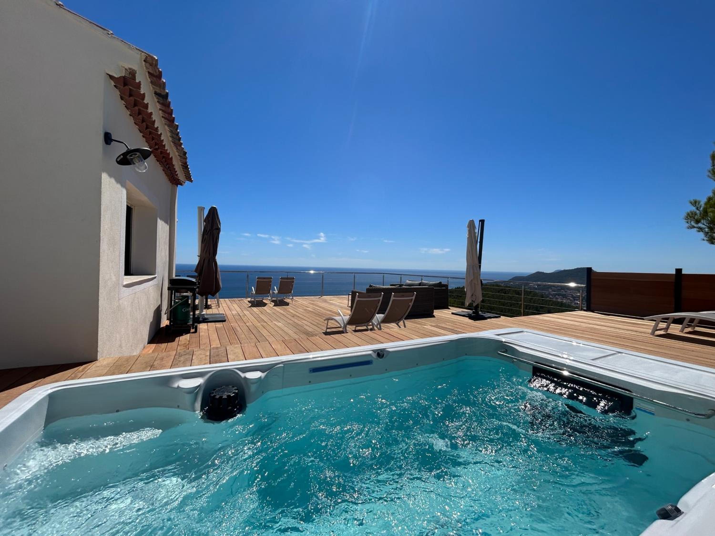 Villa 4 Etoiles vue sur les Iles d'Or Carqueiranne Sea and Mountain Pleasure Villa vue mer 180