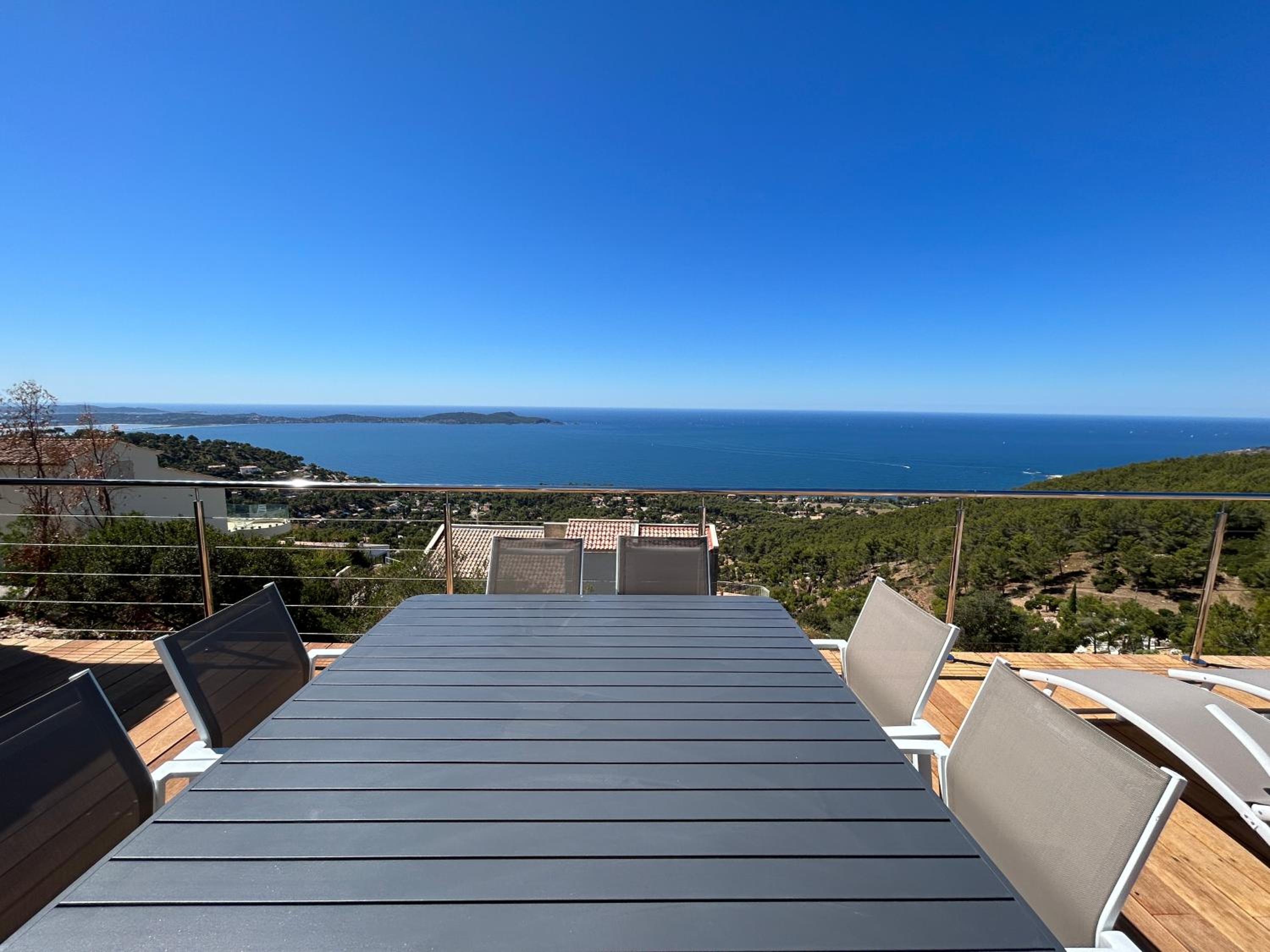 Villa 4 Etoiles vue sur les Iles d'Or Carqueiranne Sea and Mountain Pleasure Villa vue mer 180
