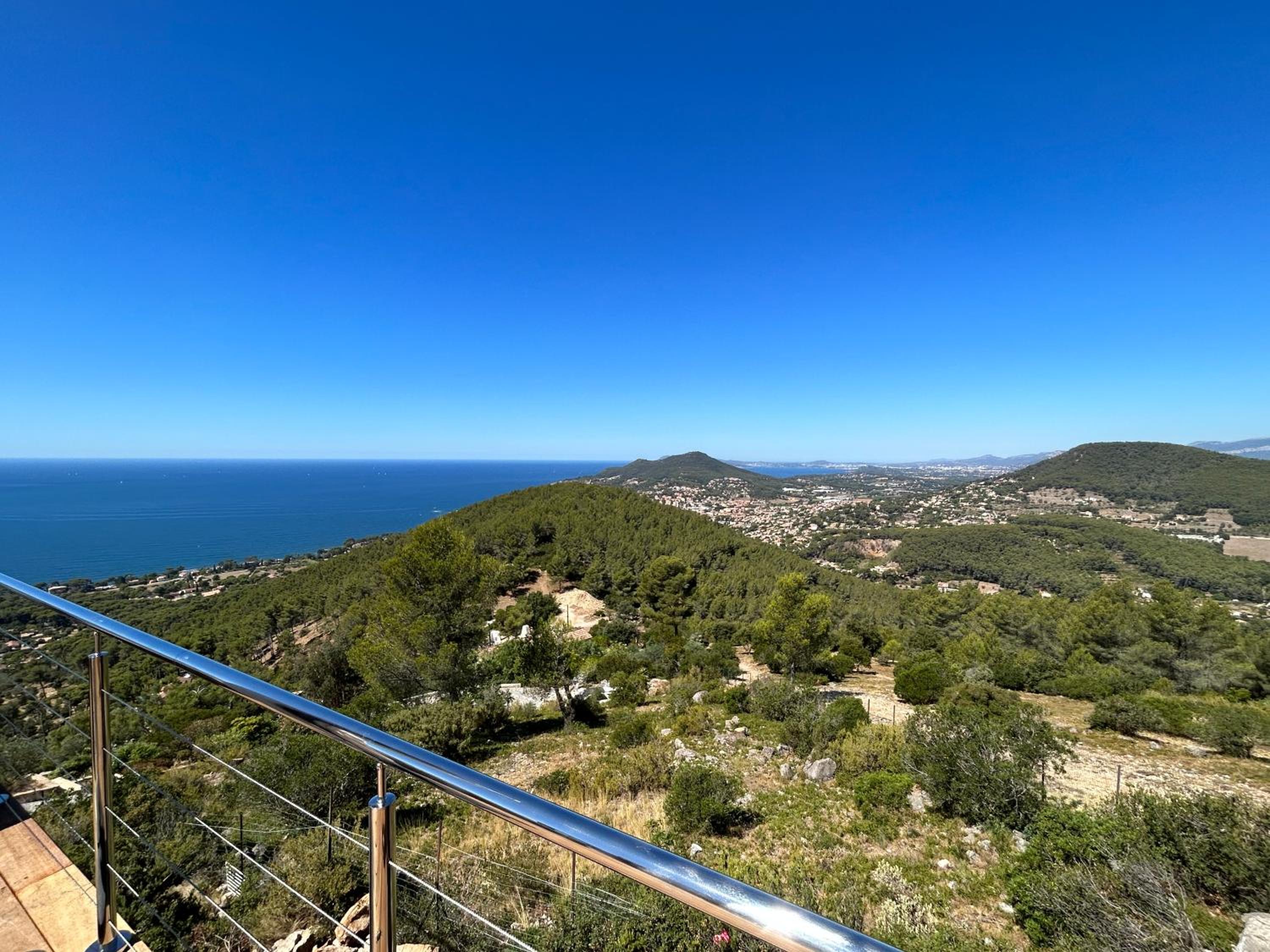Villa 4 Etoiles vue sur les Iles d'Or Carqueiranne Sea and Mountain Pleasure Villa vue mer 180
