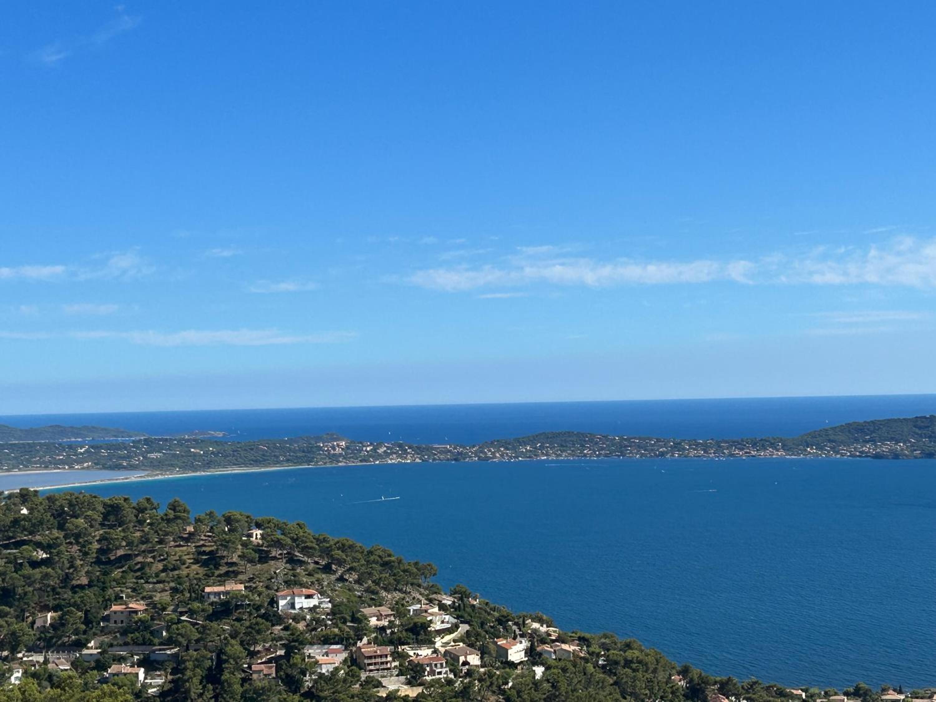 Villa 4 Etoiles vue sur les Iles d'Or Carqueiranne Sea and Mountain Pleasure Villa vue mer 180