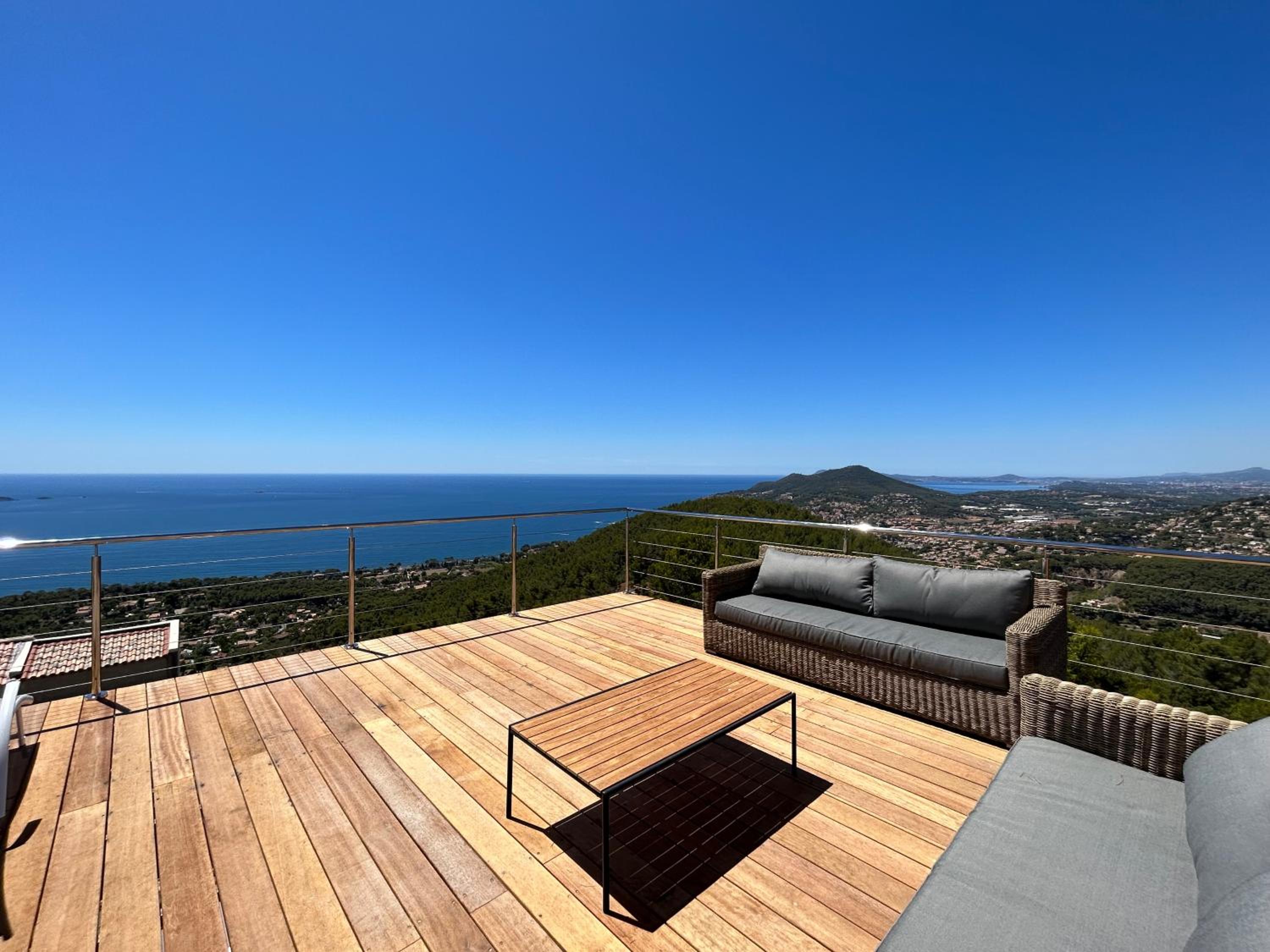 Villa 4 Etoiles vue sur les Iles d'Or Carqueiranne Sea and Mountain Pleasure Villa vue mer 180