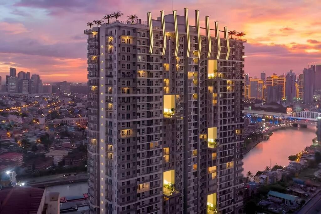 Home Away From Home: Vibrant & Urban Manila Haven