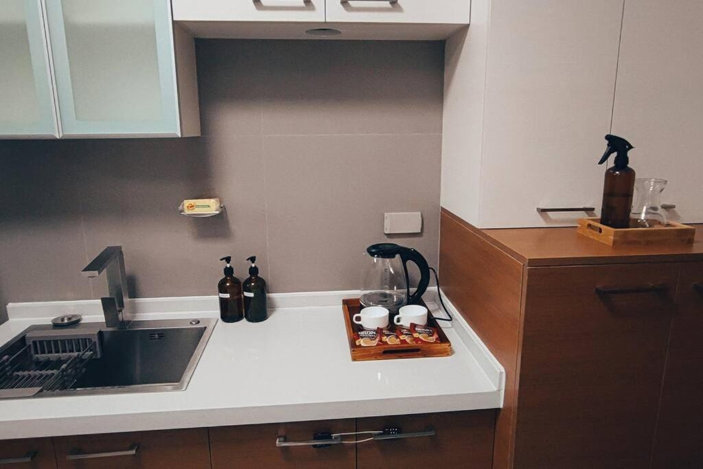 Home Away From Home: Vibrant & Urban Manila Haven