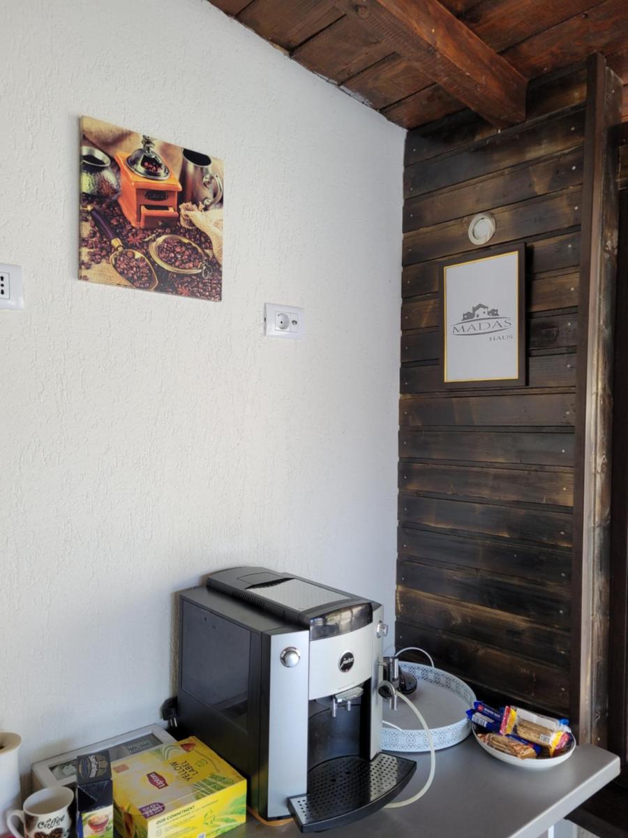 Photo 33