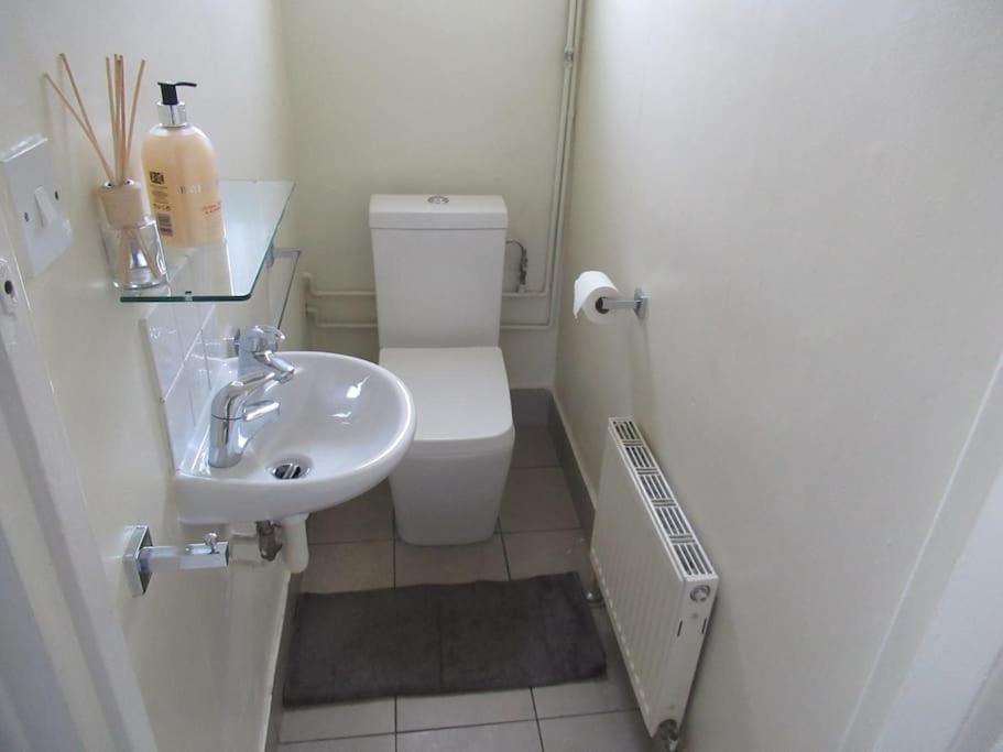 Cheerful well presented 3 Bedroom period house view 5
