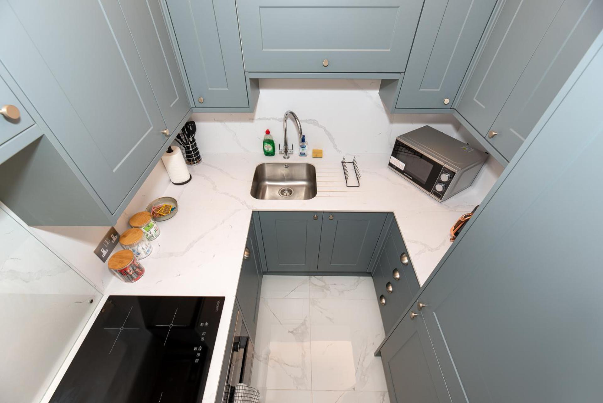 2-Bedroom Victorian Apartment in Kensington