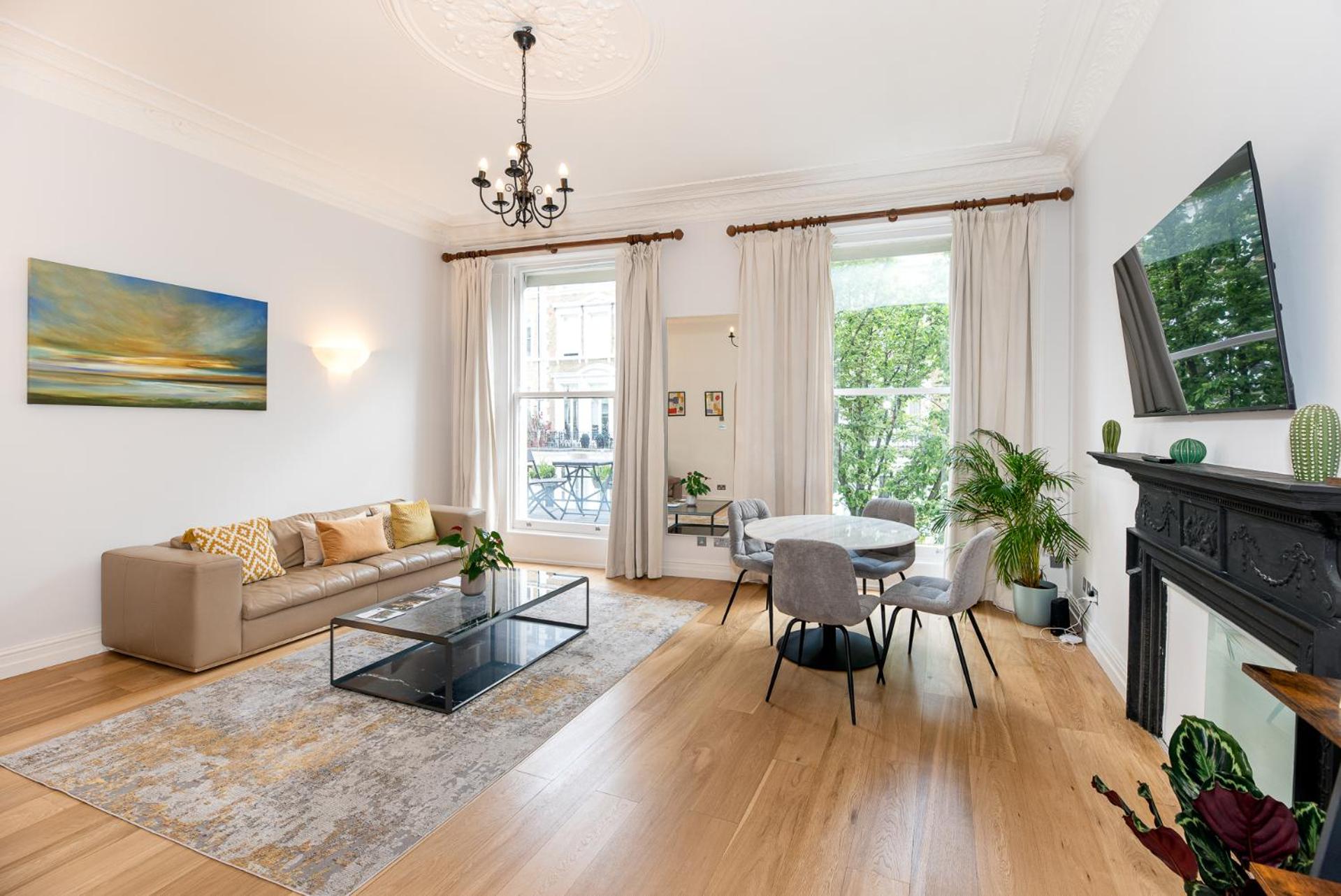 2-Bedroom Victorian Apartment in Kensington