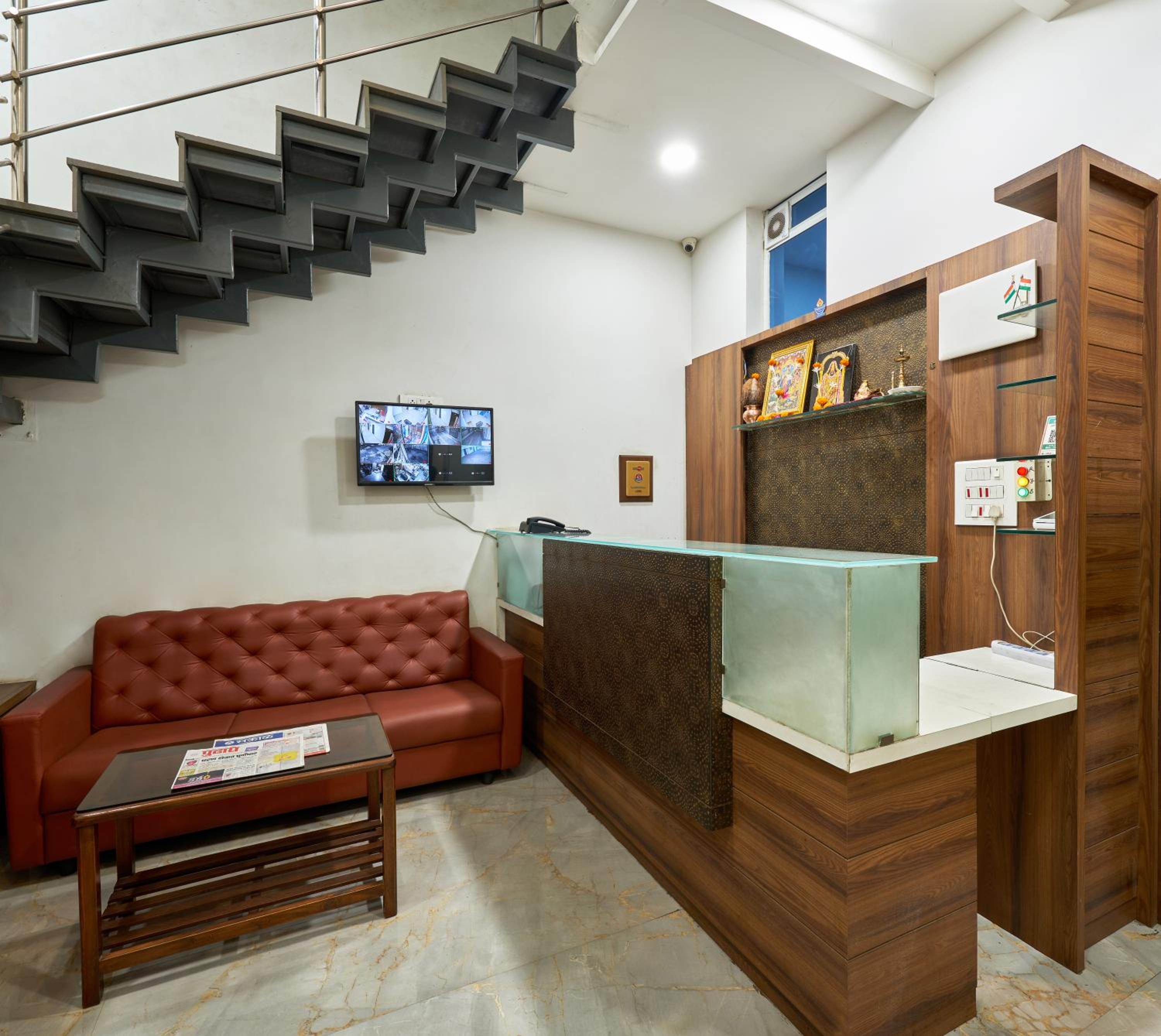 Lobby & Reception
