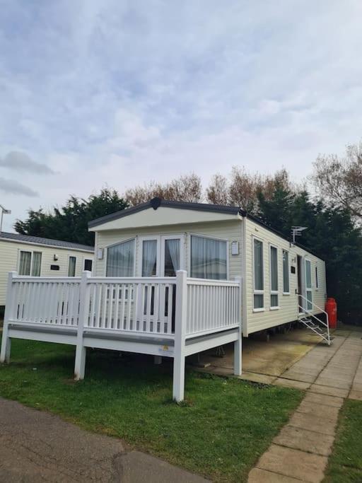 Modern 6 Berth Static Caravan, Hunstanton