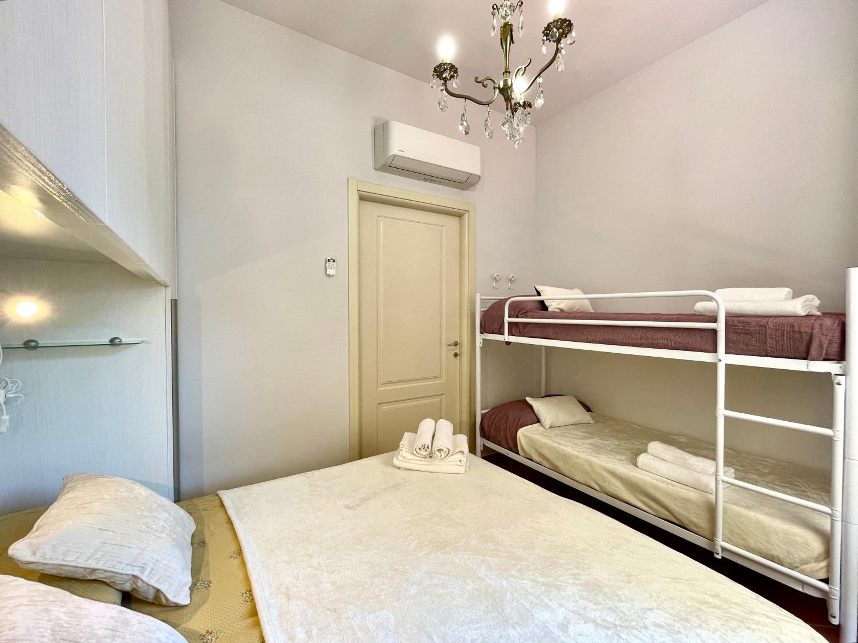 [50mt dal Mare] Bilocale semi-indipendente con A/C view 3