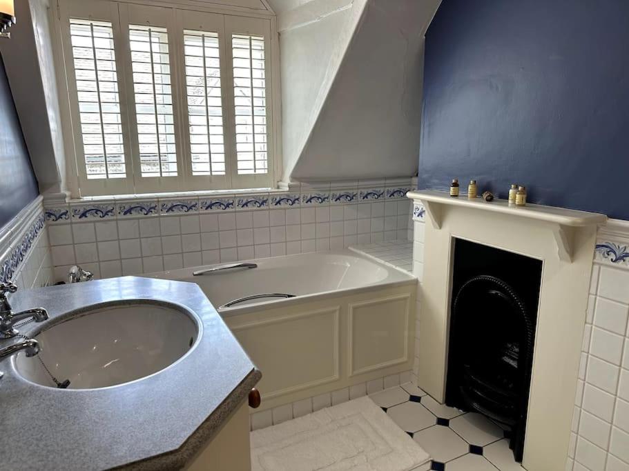 Perfectly Positioned Hambleden House