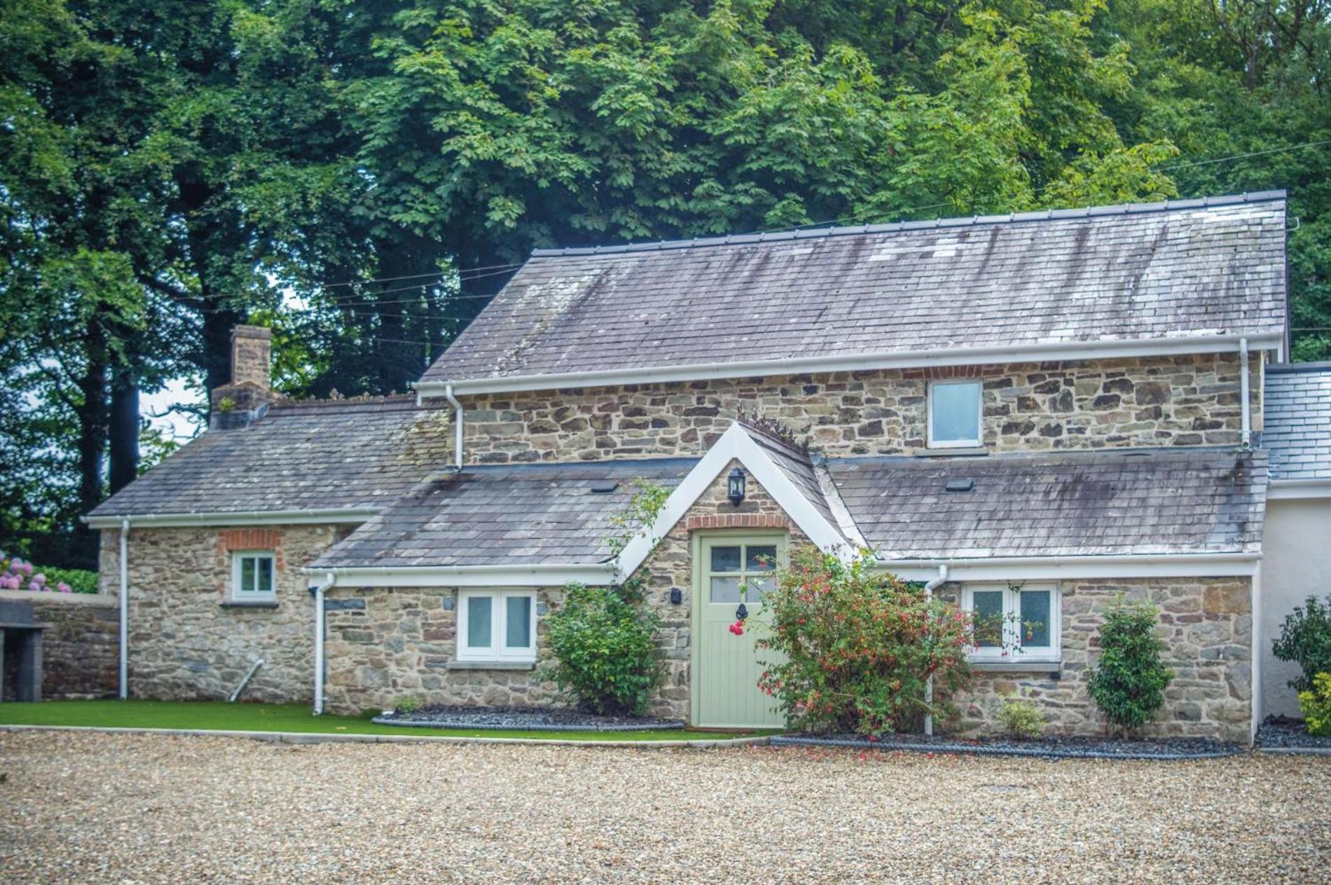 The Lodge - 2 Bedroom Cottage - Princes Gate view 3