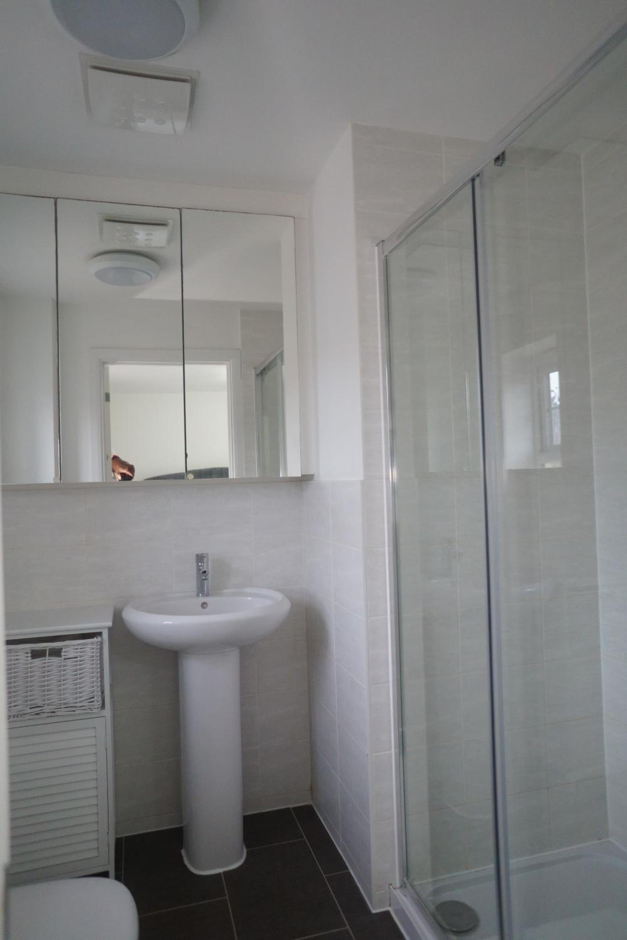 Nirvana - 4 Bedroom Luxury Home ideal for Holidays, Executives and Contractors view 4