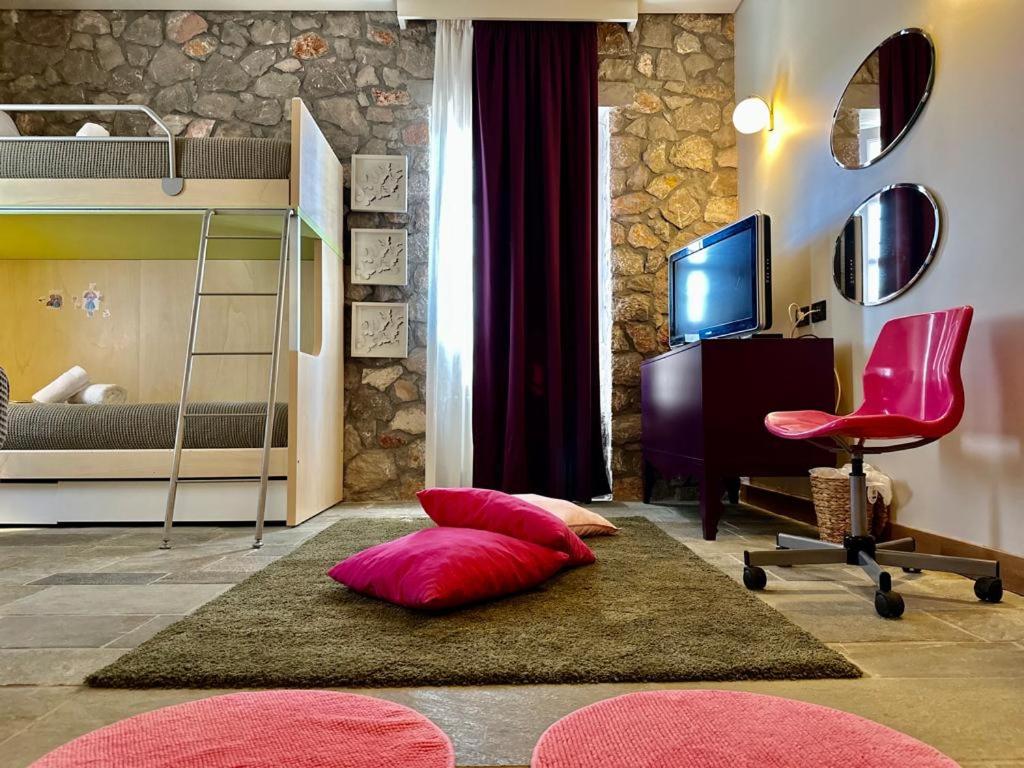 Hermione Hills Luxury Cottage by Goutos Luxury Living