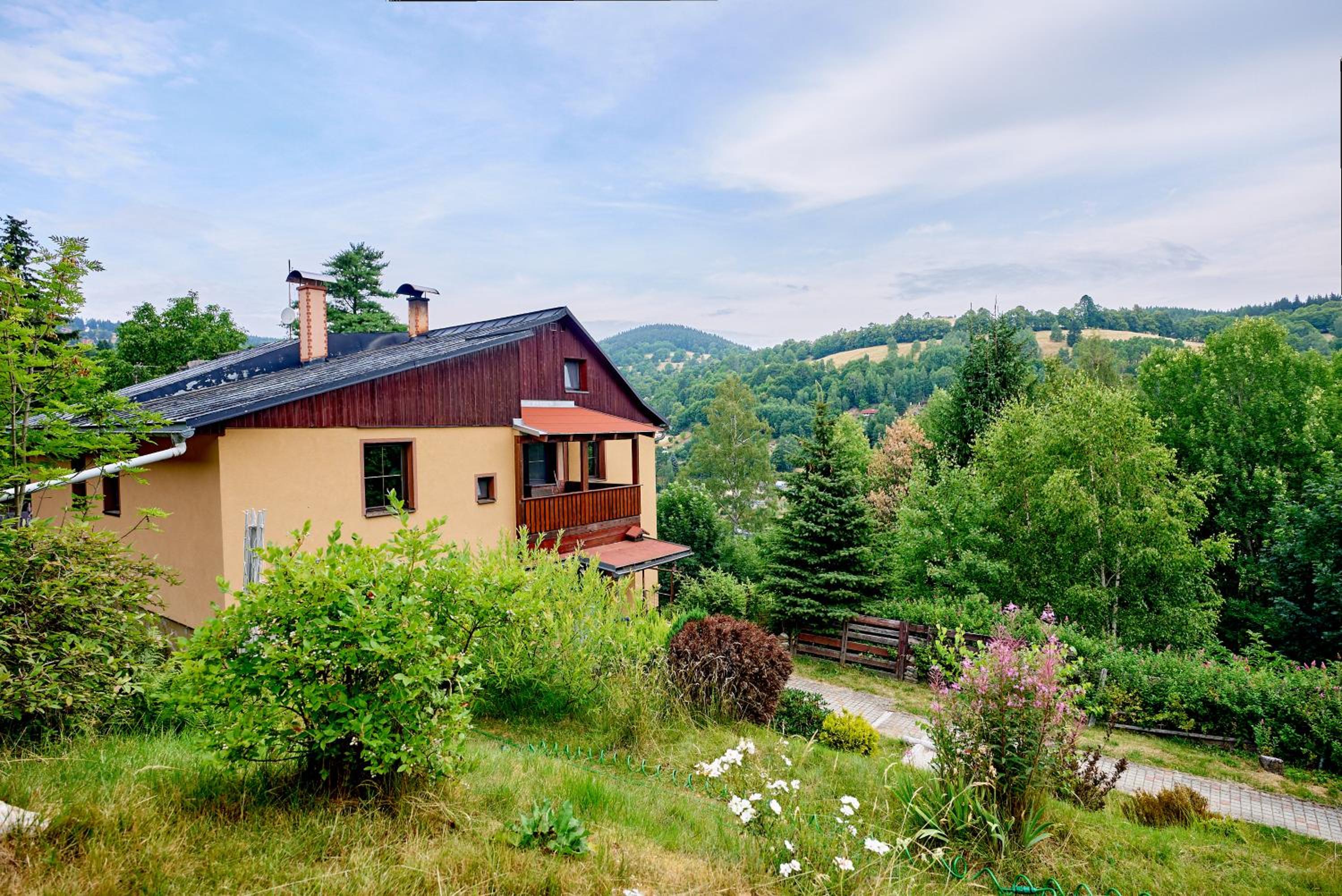Popovská chalupa by Mountain ways