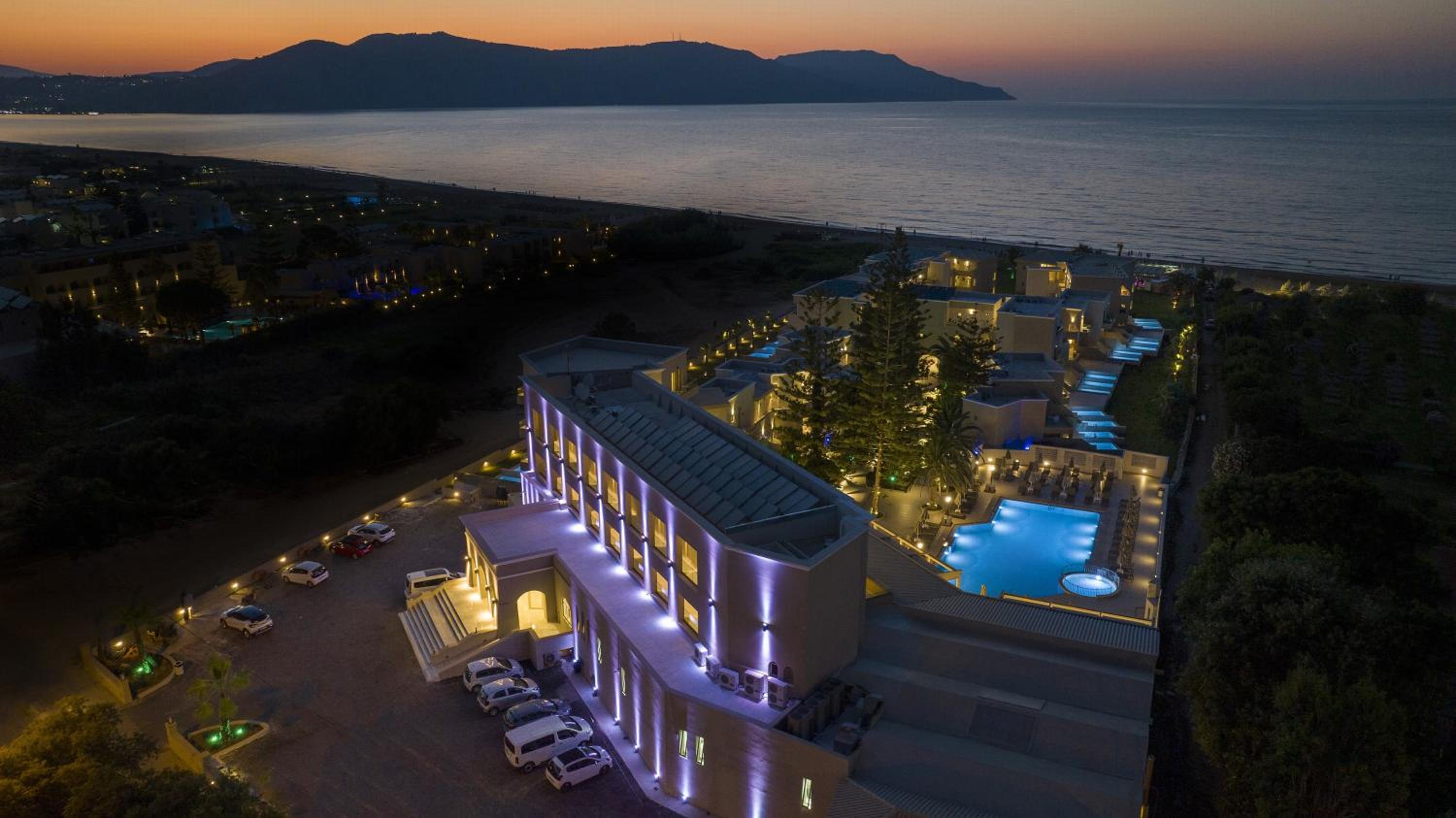 Hotel Vantaris Luxury Beach Resort - Image 1