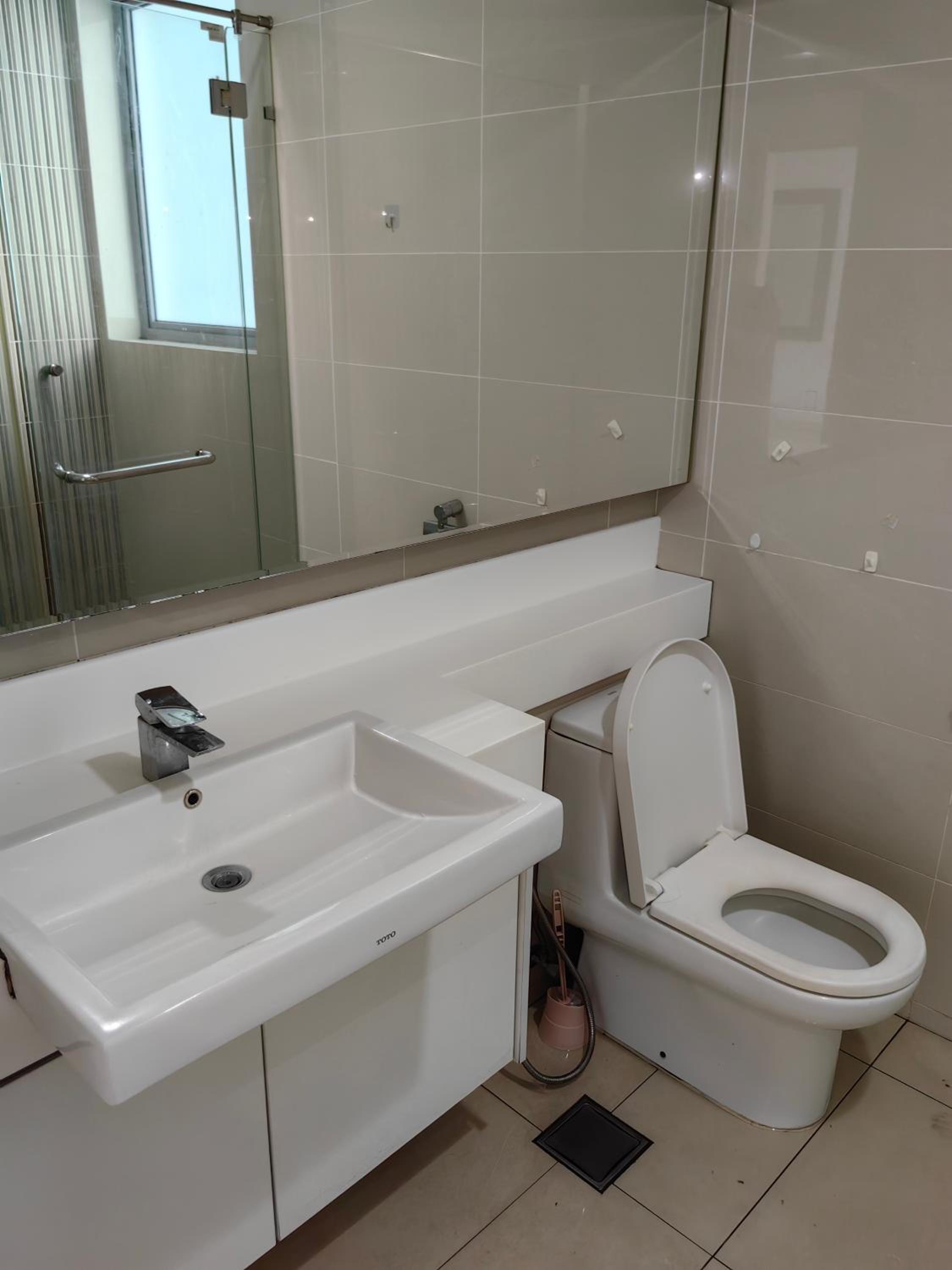 703 KLCC 5 minutes to Alor Street Ceylon Pavilion 3 Room Apt for 10 Pax