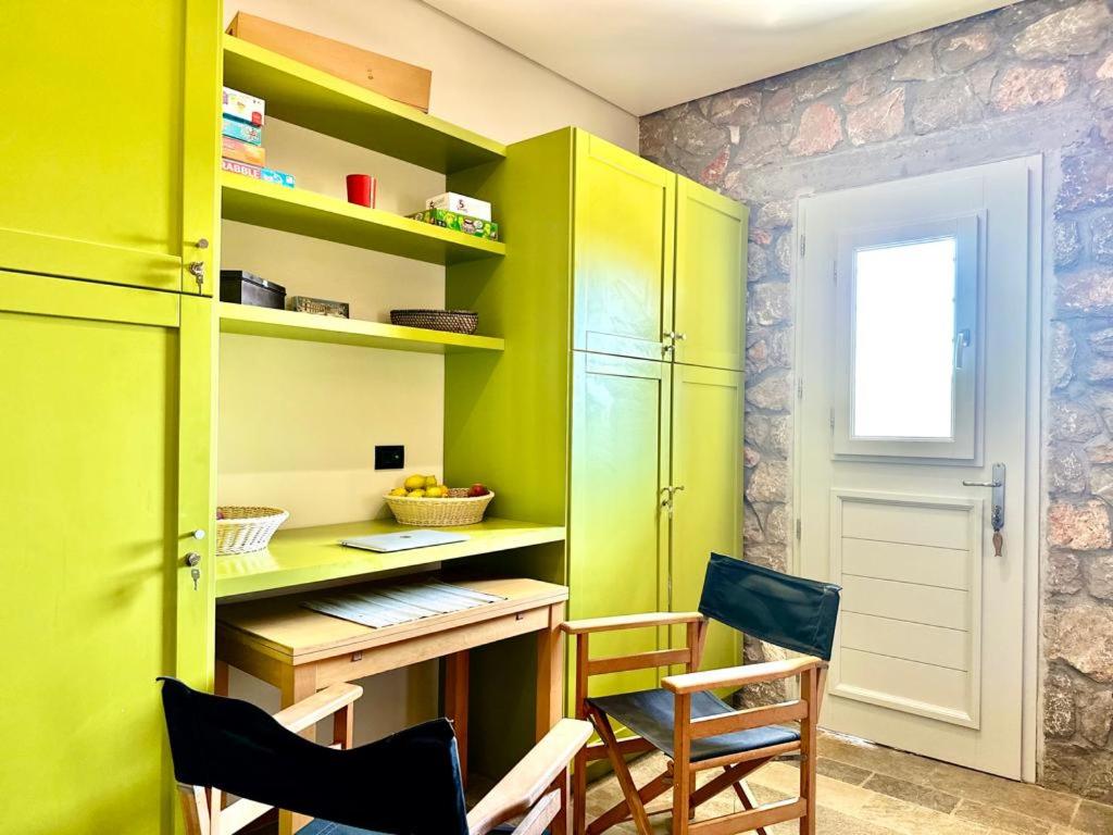 Hermione Hills Luxury Cottage by Goutos Luxury Living