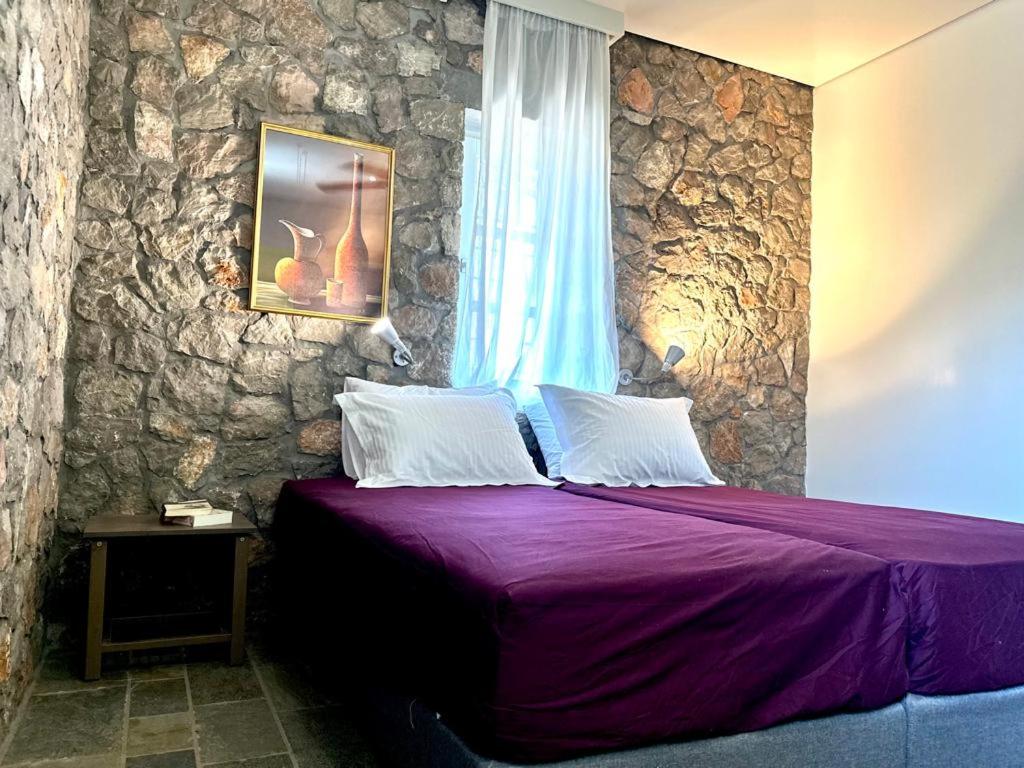 Hermione Hills Luxury Cottage by Goutos Luxury Living