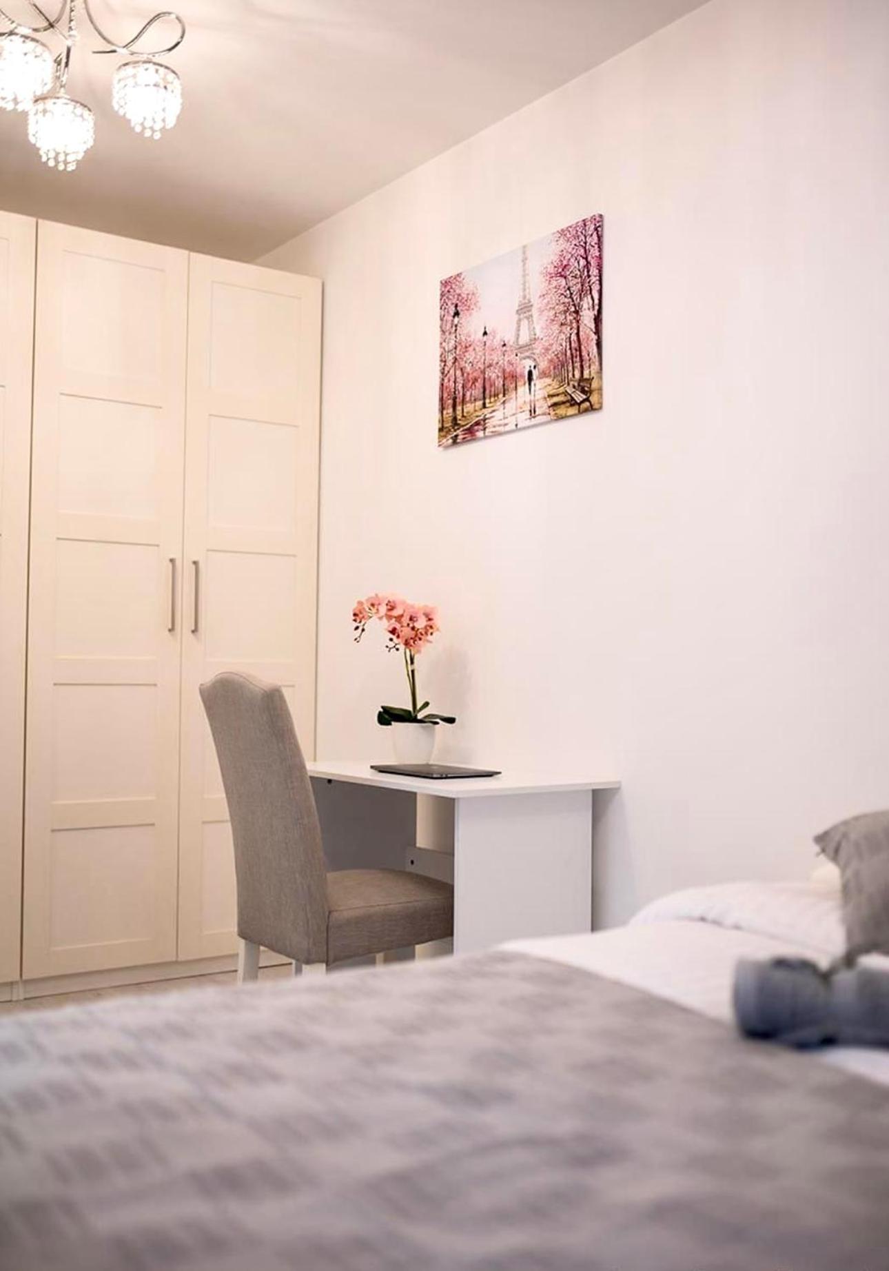 Top Central Apartment & Free Parking