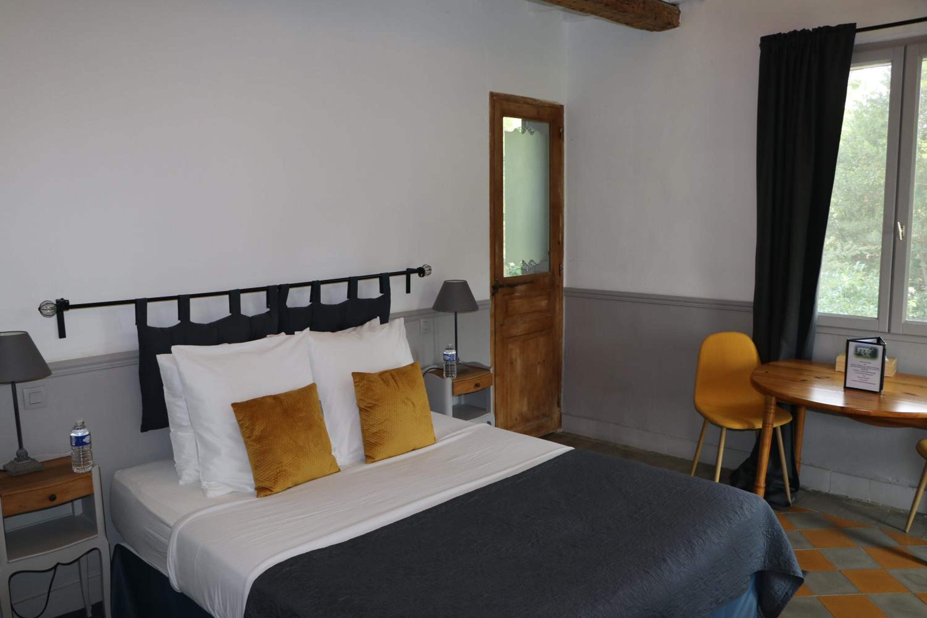 Le Mas des Cerisiers JACUZZI et SAUNA inclus pour tous les logements