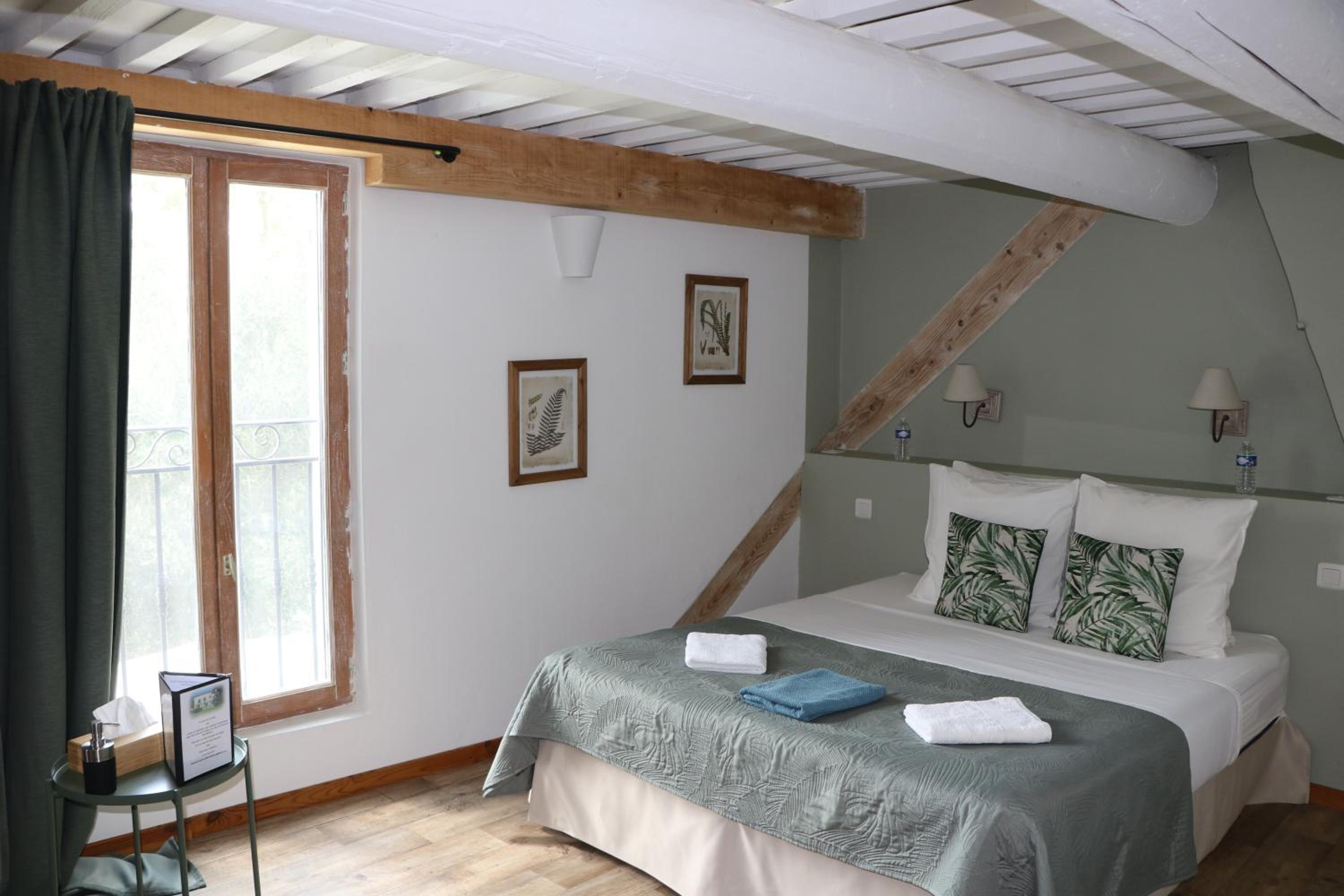 Le Mas des Cerisiers JACUZZI et SAUNA inclus pour tous les logements