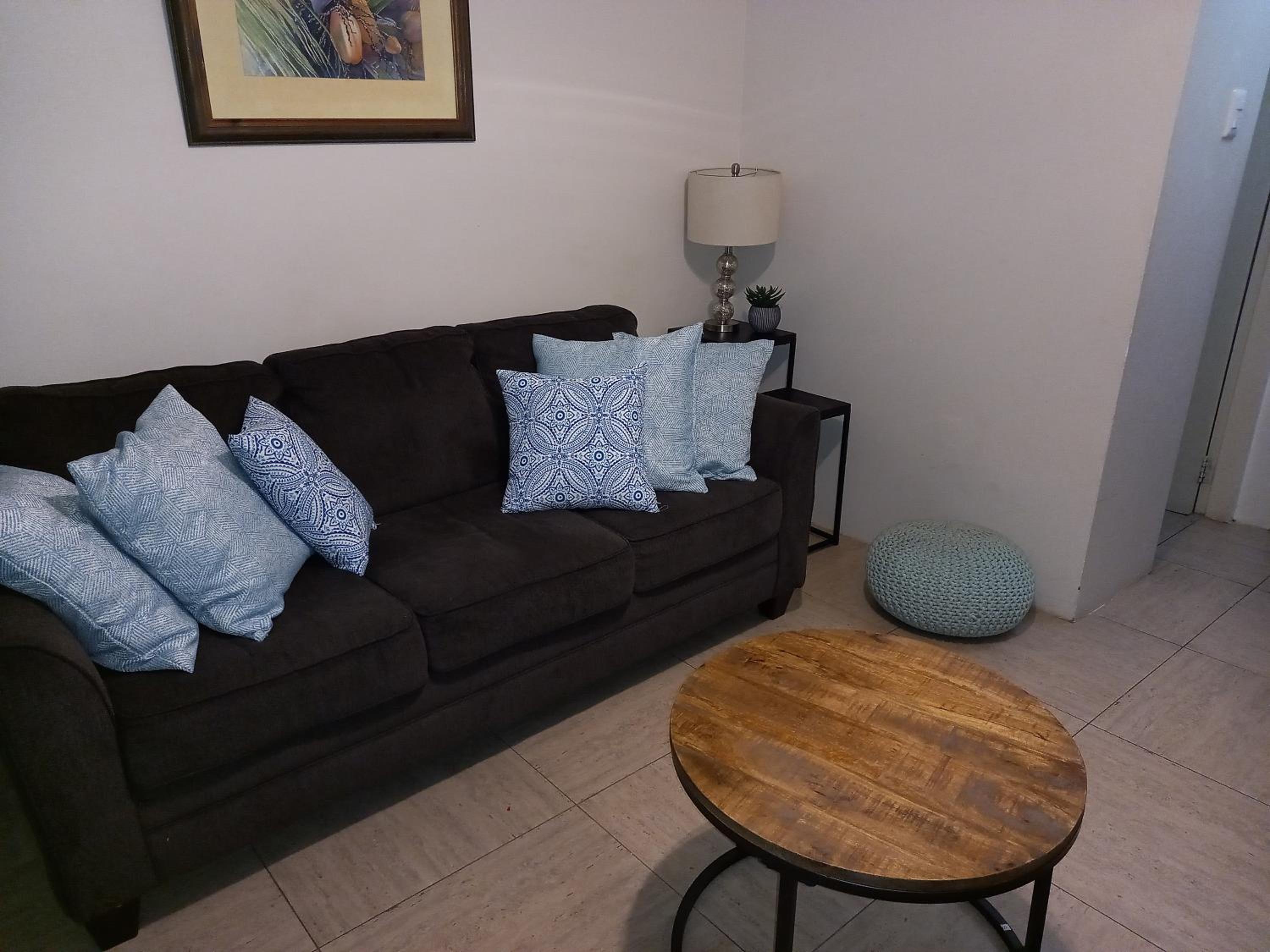 Ella's Park View Townhouse Crown Point