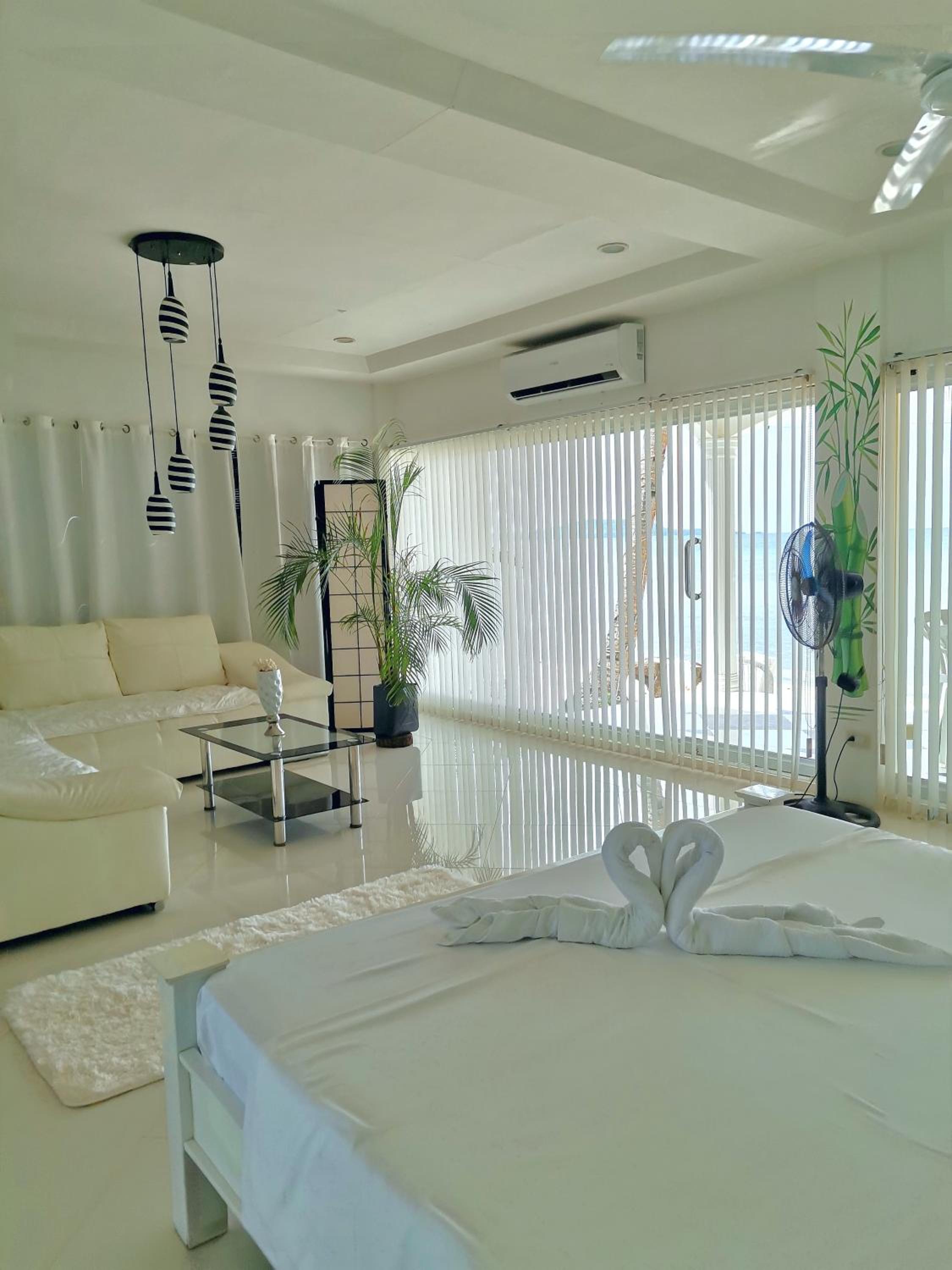 BEACH FRONT WHITE HOUSE VILLA view 4