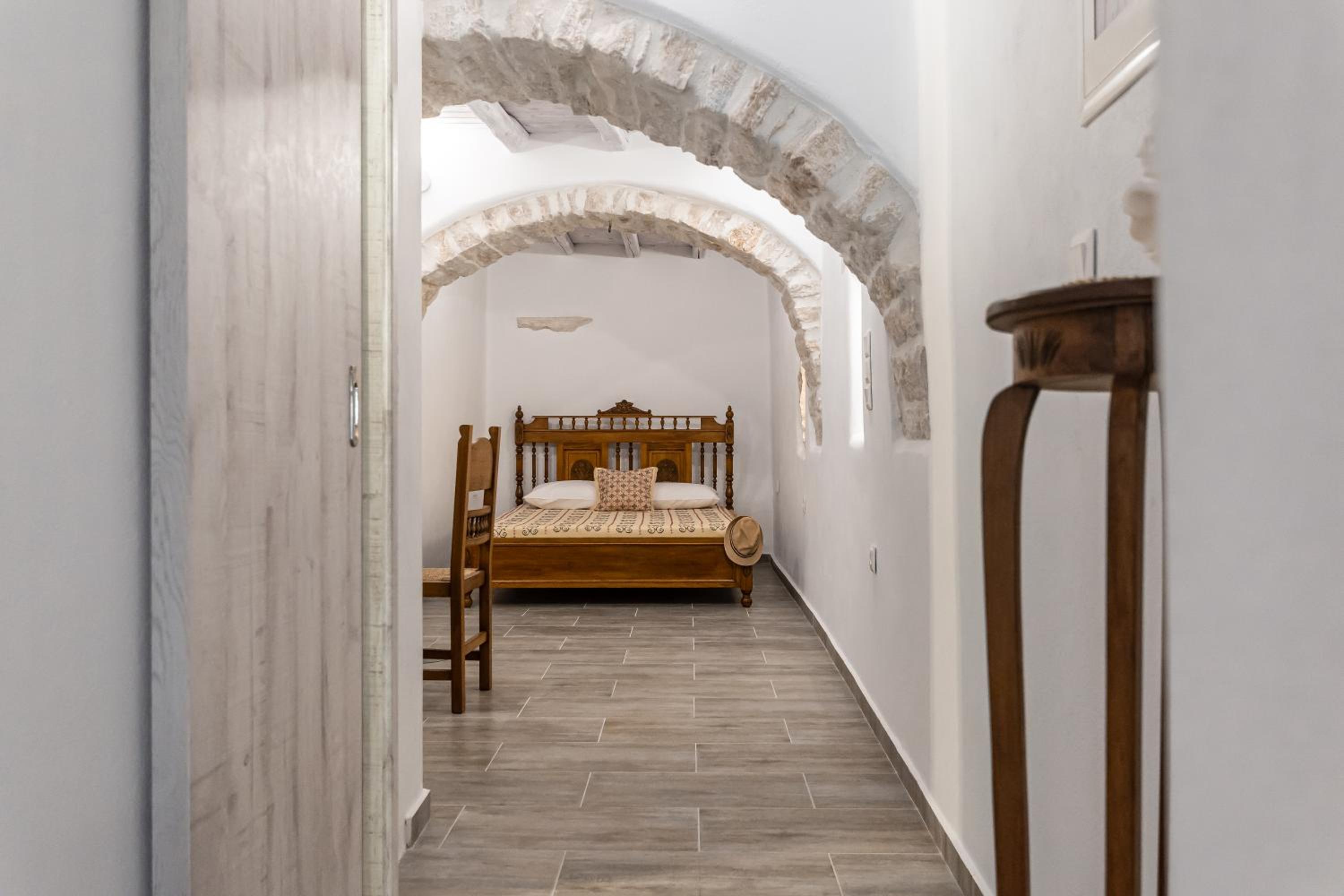 Casa Estiva Apeiranthos Naxos Apartments