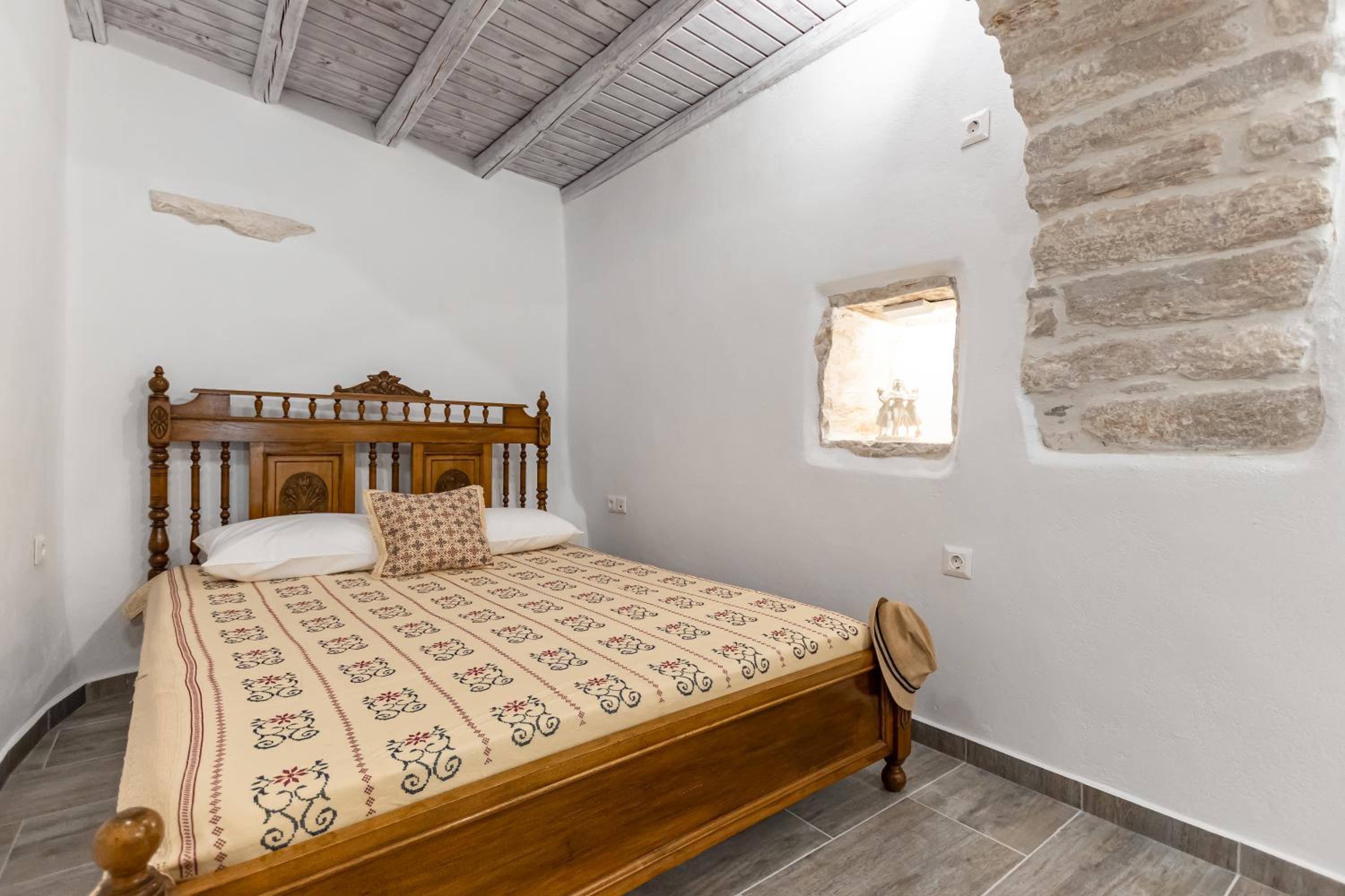 Casa Estiva Apeiranthos Naxos Apartments