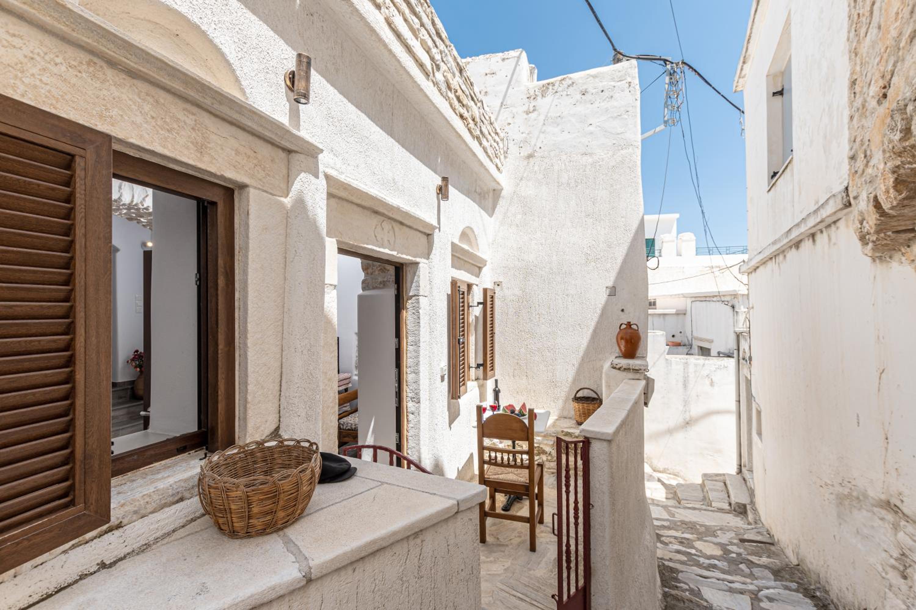 Casa Estiva Apeiranthos Naxos Apartments