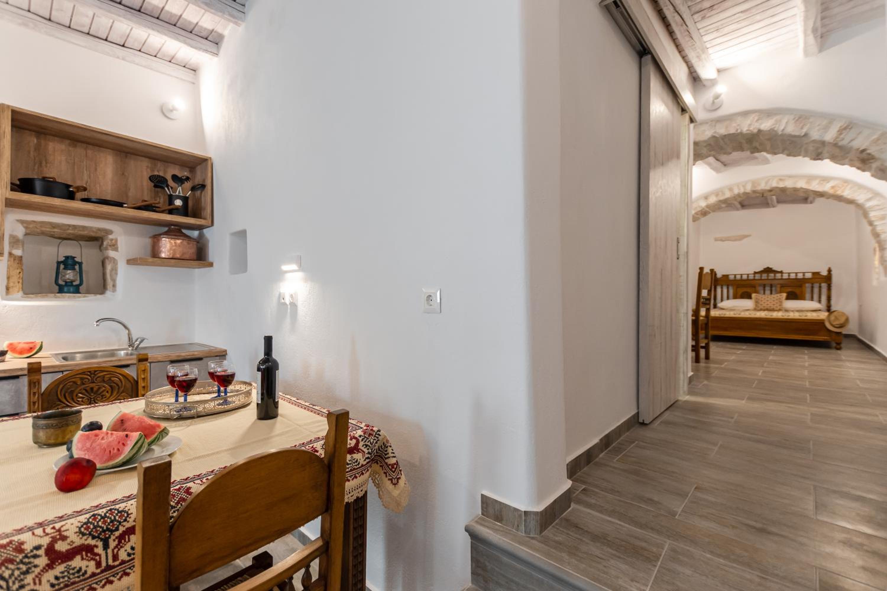 Casa Estiva Apeiranthos Naxos Apartments