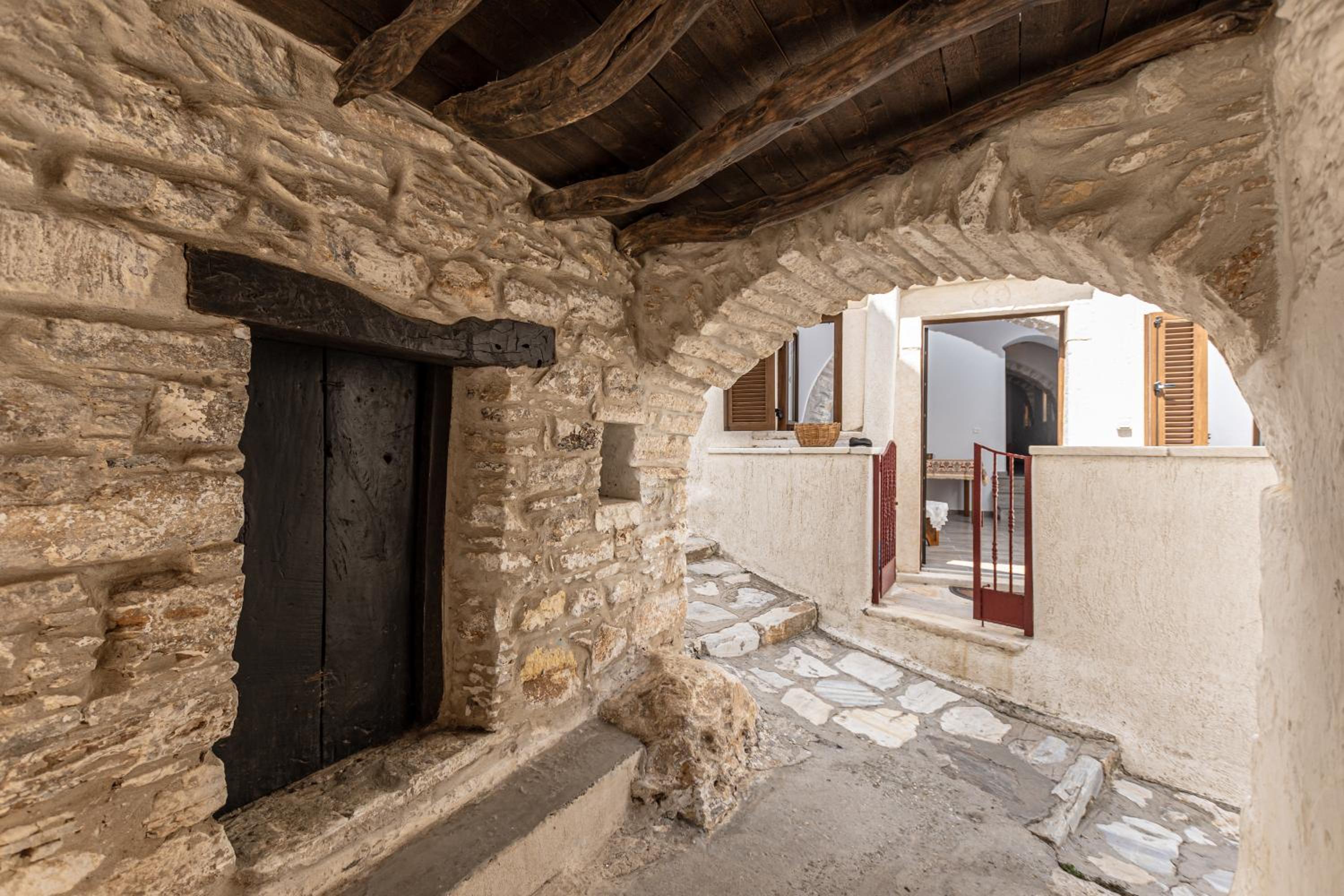 Casa Estiva Apeiranthos Naxos Apartments