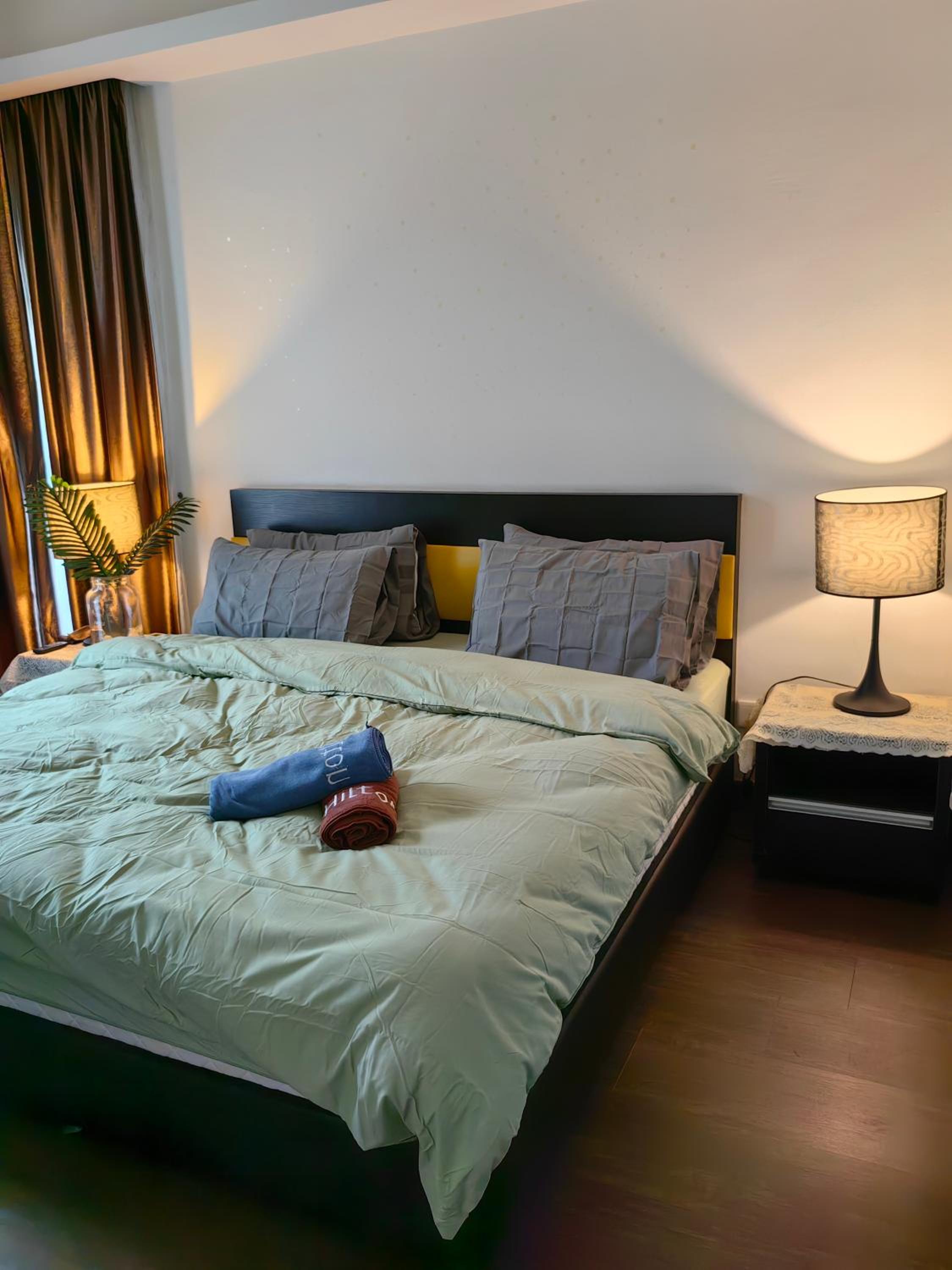 5 Bukit Bintang 5 minutes to Alor Street Bukit Ceylon KLCC Pavilion Apt 3R2B 10 pax