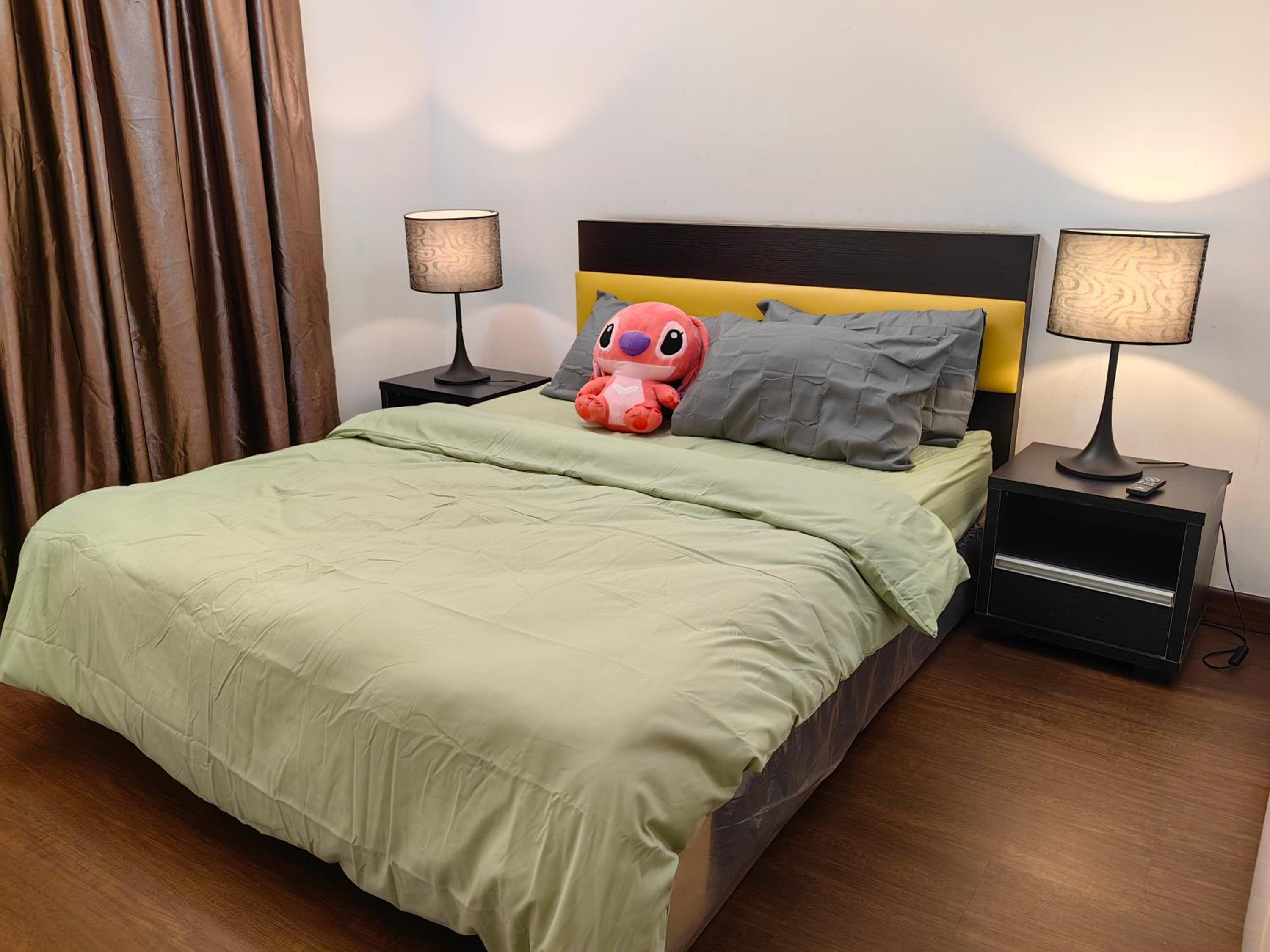 5 Bukit Bintang 5 minutes to Alor Street Bukit Ceylon KLCC Pavilion Apt 3R2B 10 pax