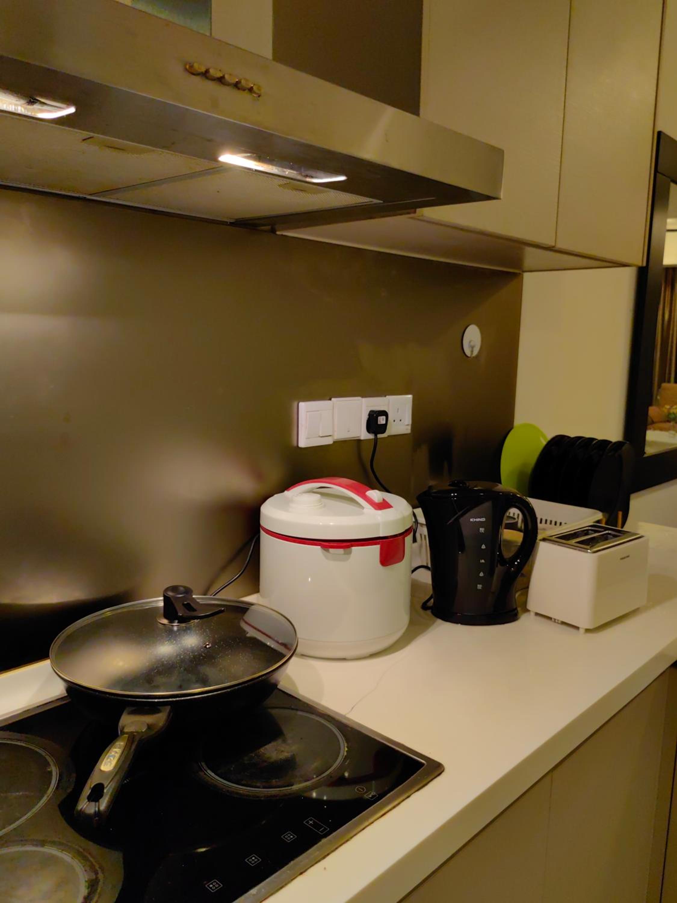 5 Bukit Bintang 5 minutes to Alor Street Bukit Ceylon KLCC Pavilion Apt 3R2B 10 pax