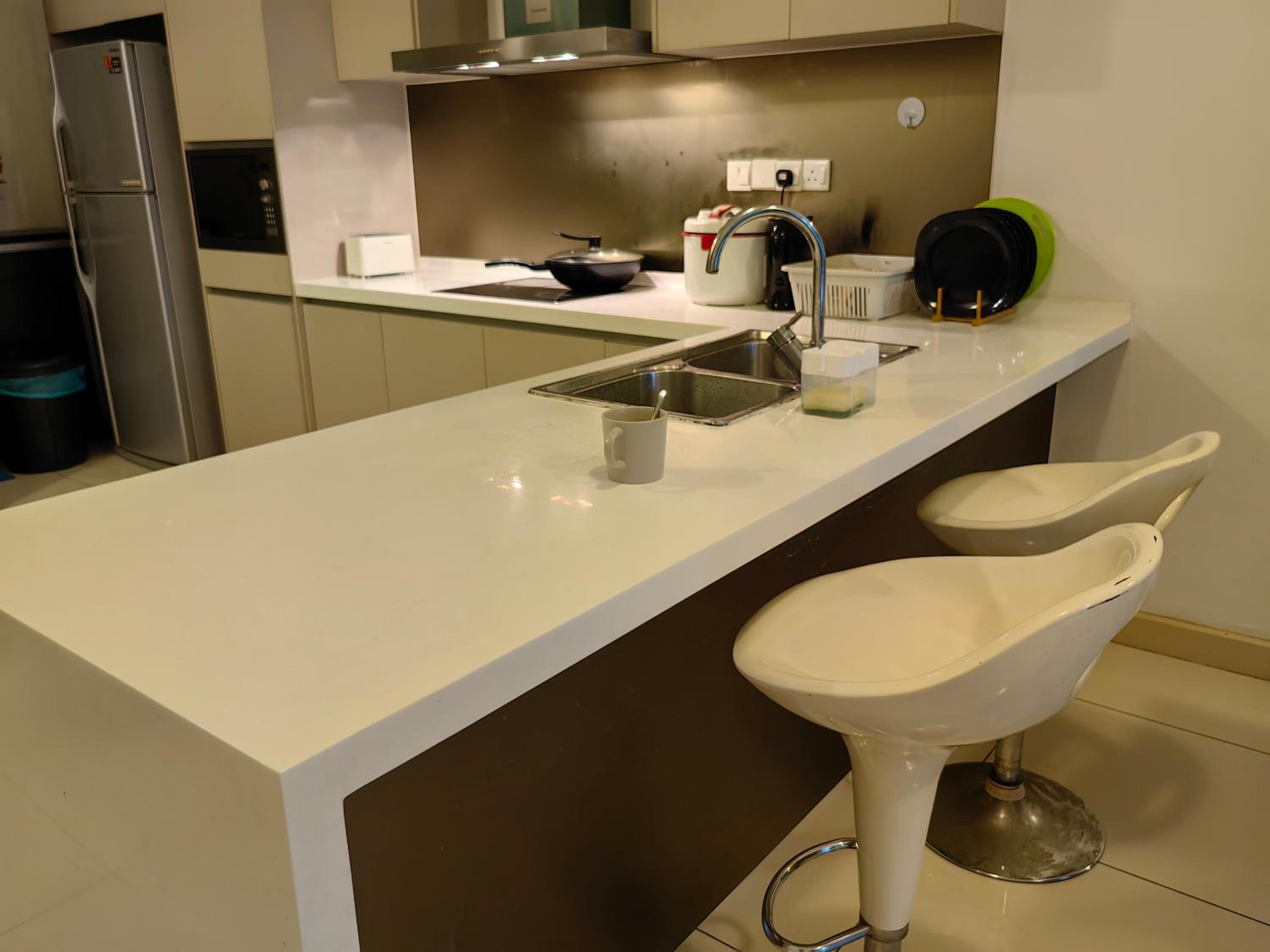 5 Bukit Bintang 5 minutes to Alor Street Bukit Ceylon KLCC Pavilion Apt 3R2B 10 pax