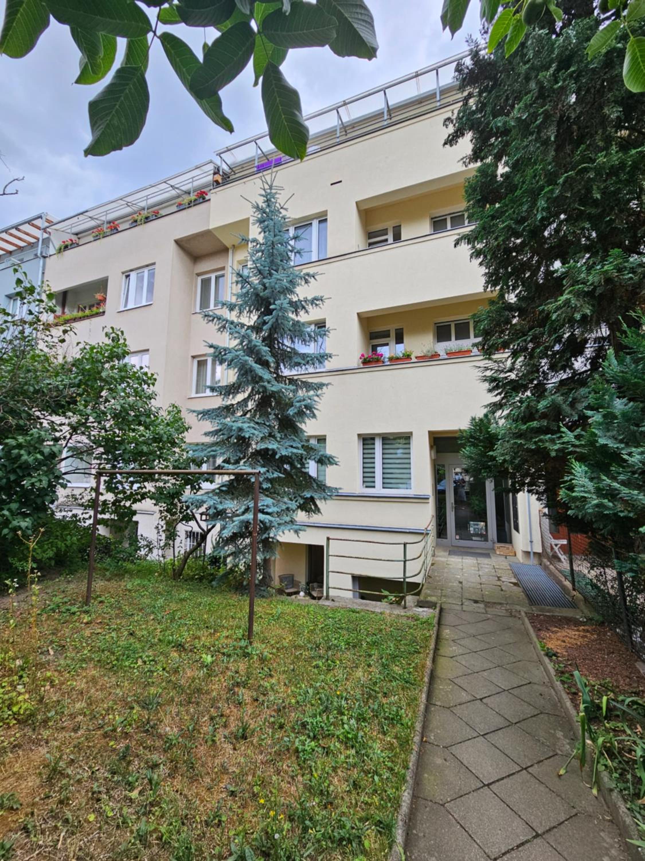 Studio 102 Brno