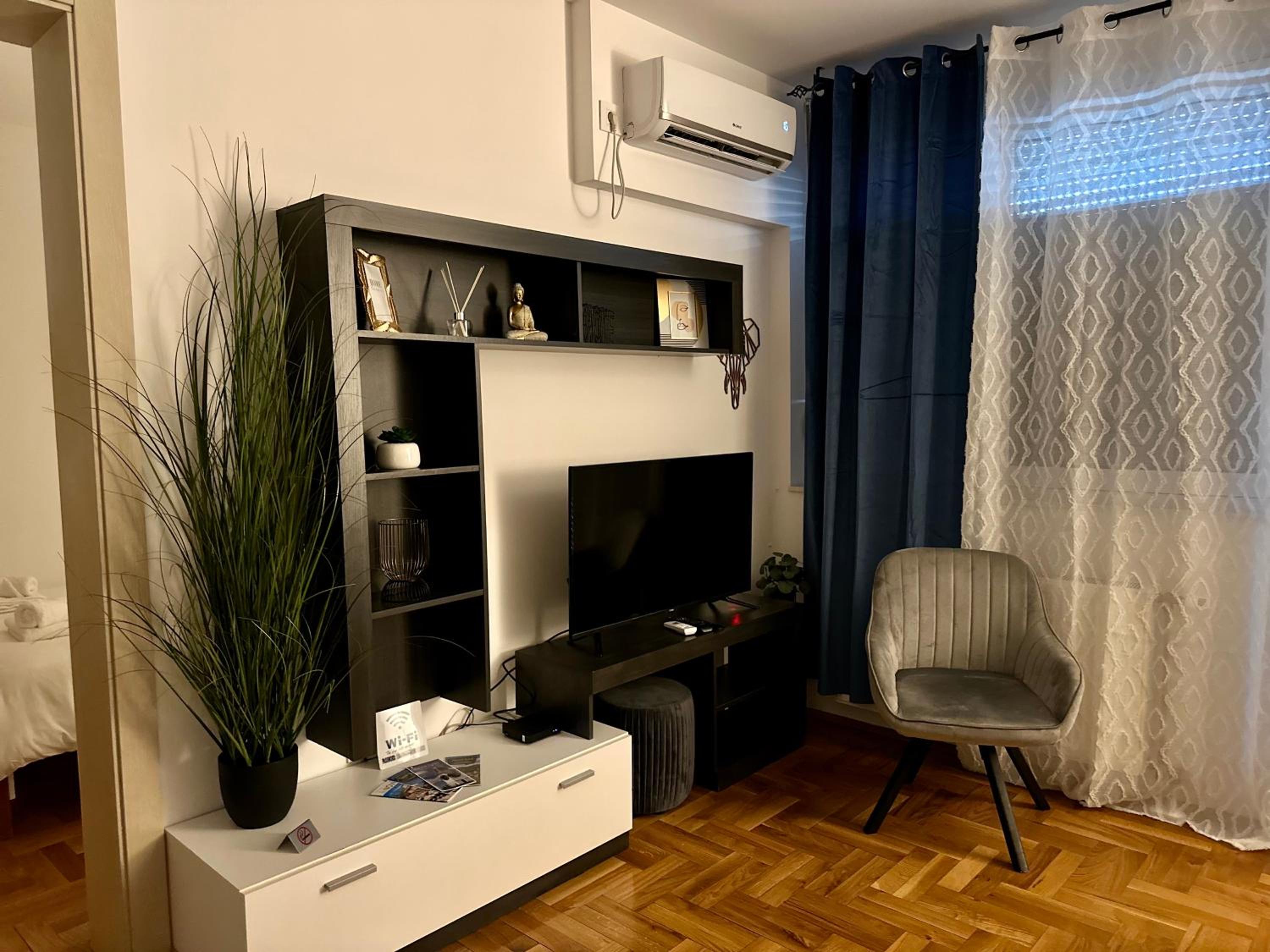 The Luxe Loft apartment view 4