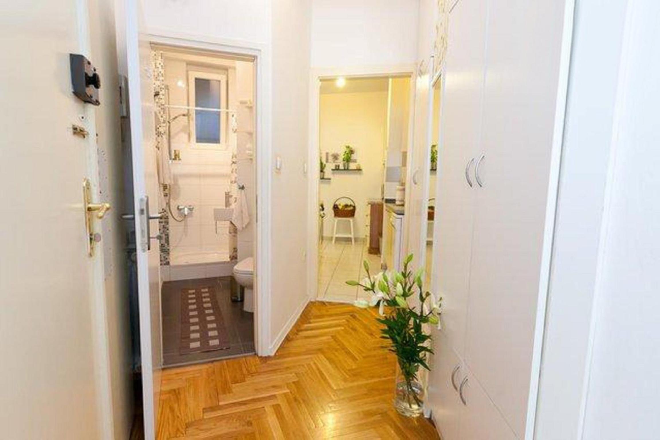 Main Square Apartment