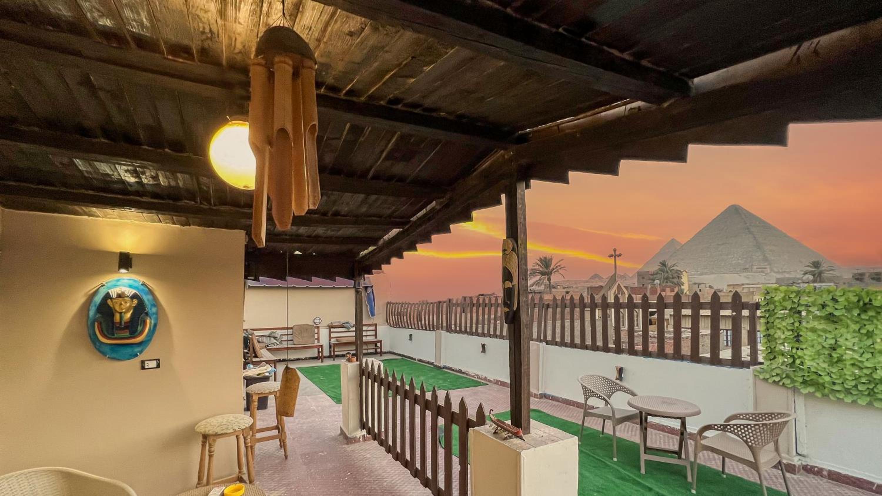 Osiris pyramids view inn