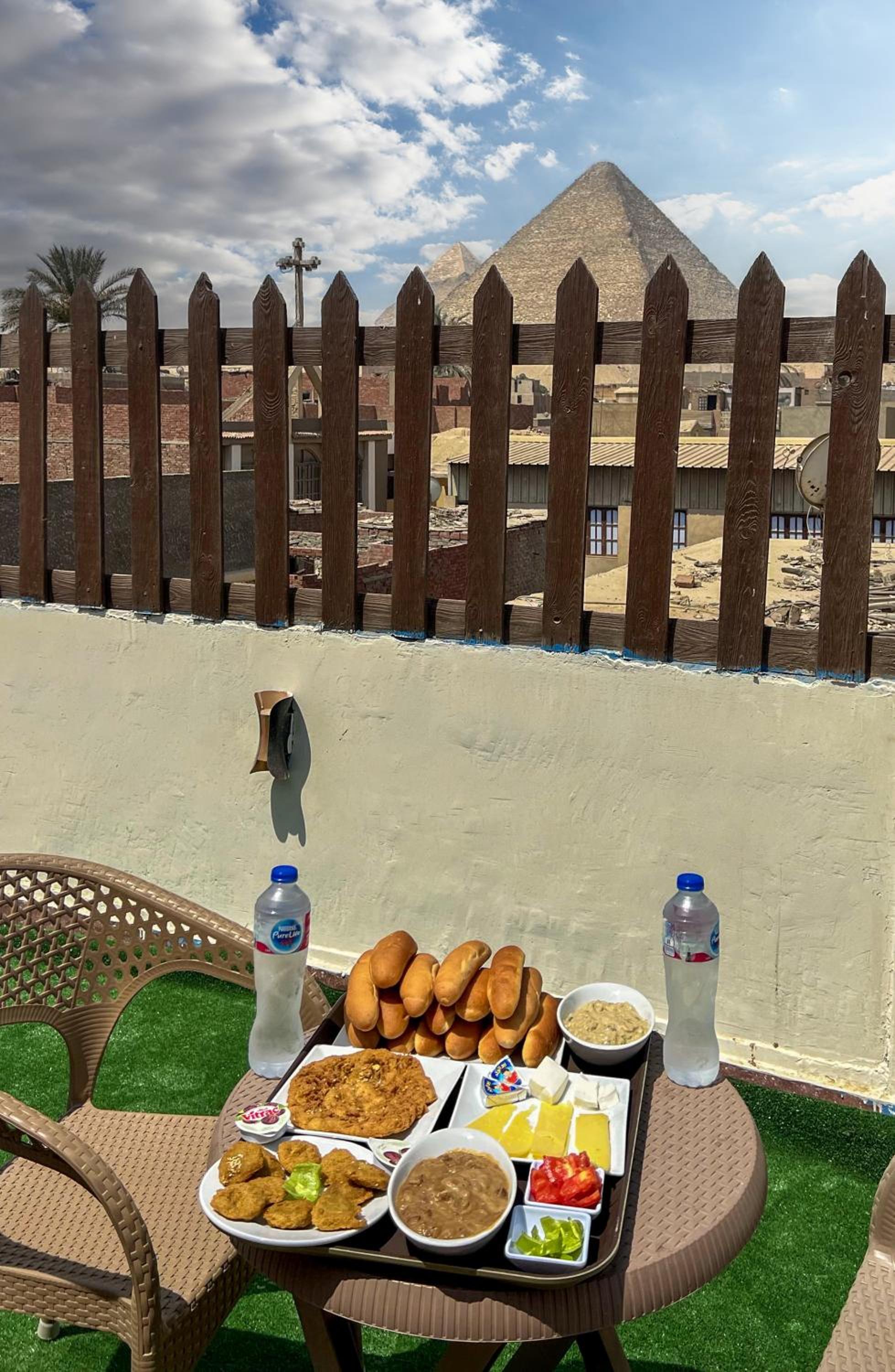 Osiris pyramids view inn